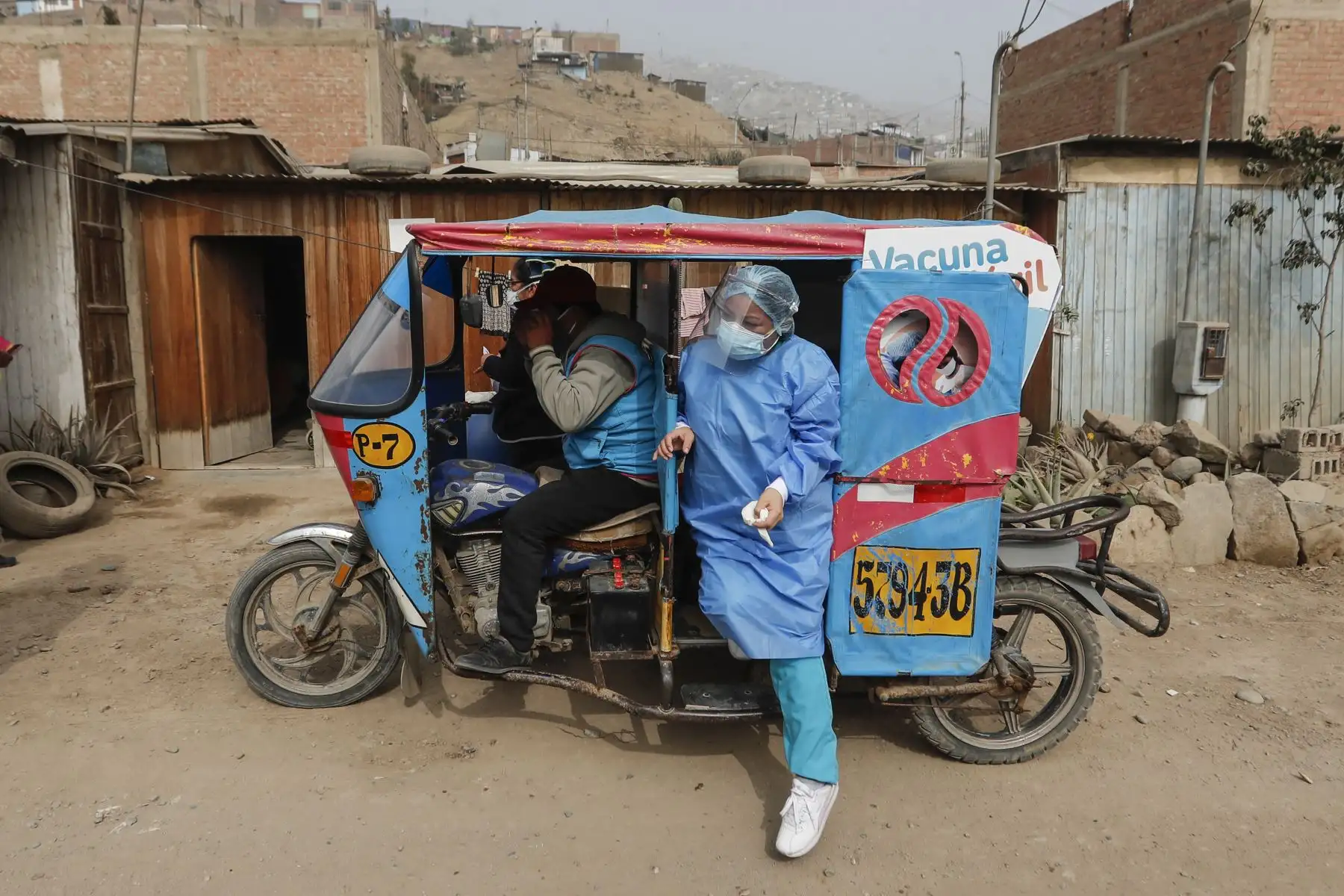Brigadas de salud se transportan en los conocidos “Vacuna Móvil” para llegar a zonas de difícil acceso. Foto: ANDINA/Renato Pajuelo