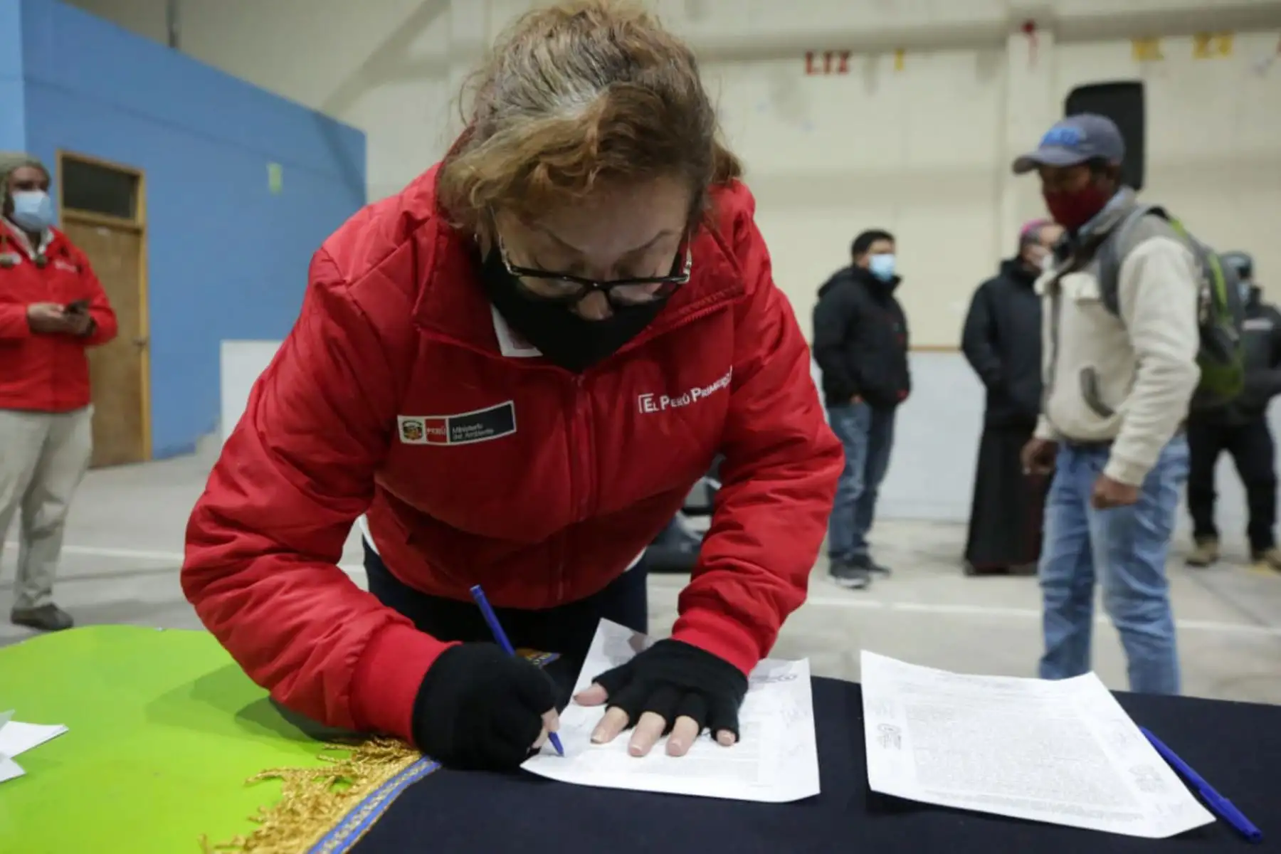 Comisión de Alto Nivel del Ejecutivo, integrado por la minsitra del Ambiente Kirla Echegaray logró fomentar acuerdos entre la compañía minera Antapaccay y las autoridades locales de la provincia de Espinar y las organizaciones civiles, con la mediación de monseñor Pedro Bustamante, obispo de Sicuani.
Foto: PCM
