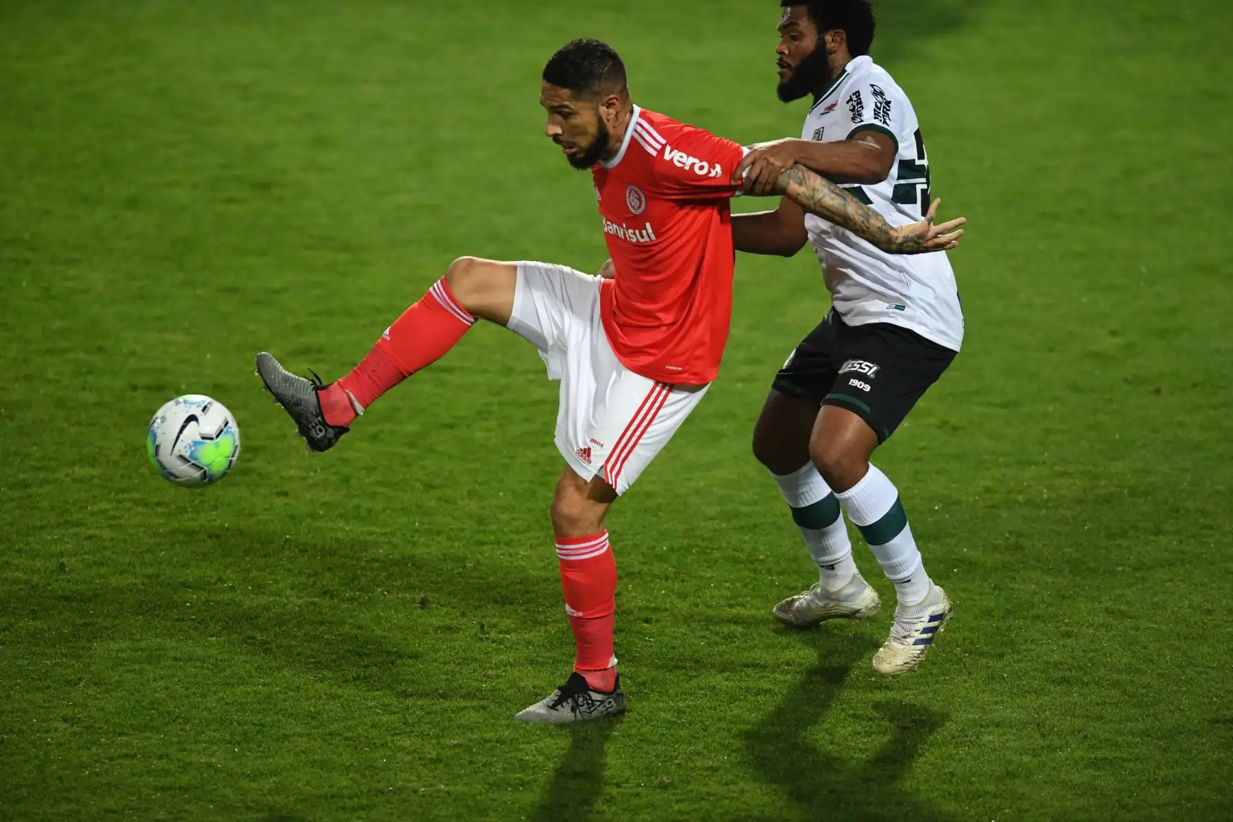 Paolo Guerrero anotó el gol del triunfo en el encuentro entre Internacional vs Coritiba por la primera fecha del Brasileirao 2020. Foto: Ricardo Duarte/FC Internacional