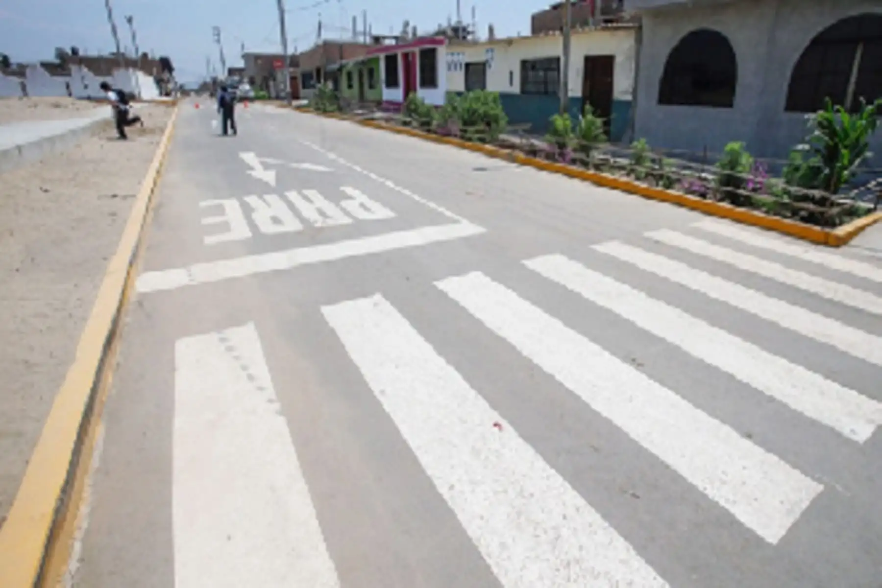 El MVCS, a través del Programa Mejoramiento Integral de Barrios (PMIB), monitorea la ejecución física y financiera de dichas obras, las cuales brindarán una mejor calidad de vida a más de 1, 400 vecinos de la mencionada región y generará 954 puestos de trabajo.