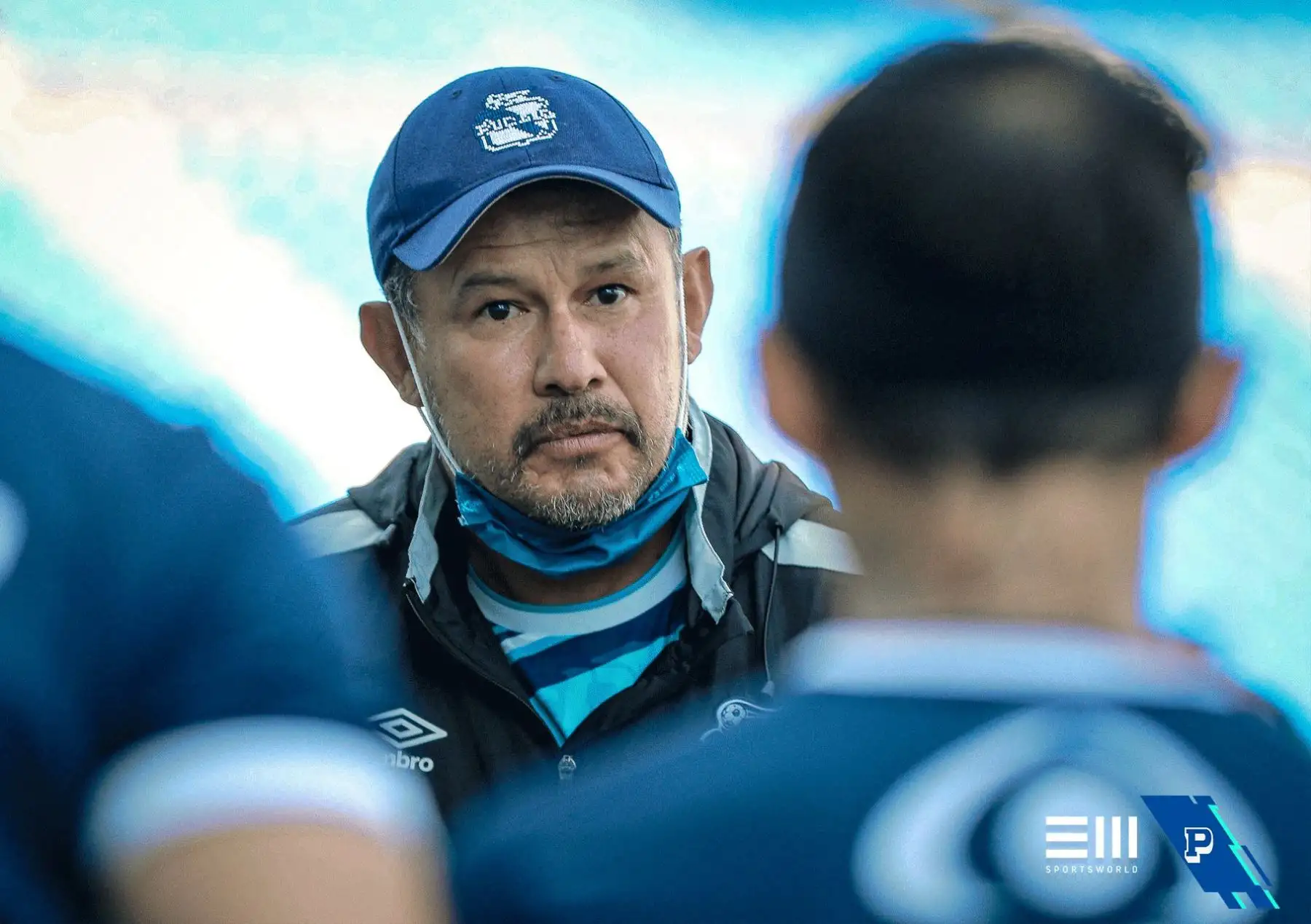 Juan Reynoso fue elegido el mejor entrenador de la jornada de ese certamen, donde el Puebla sigue ganando