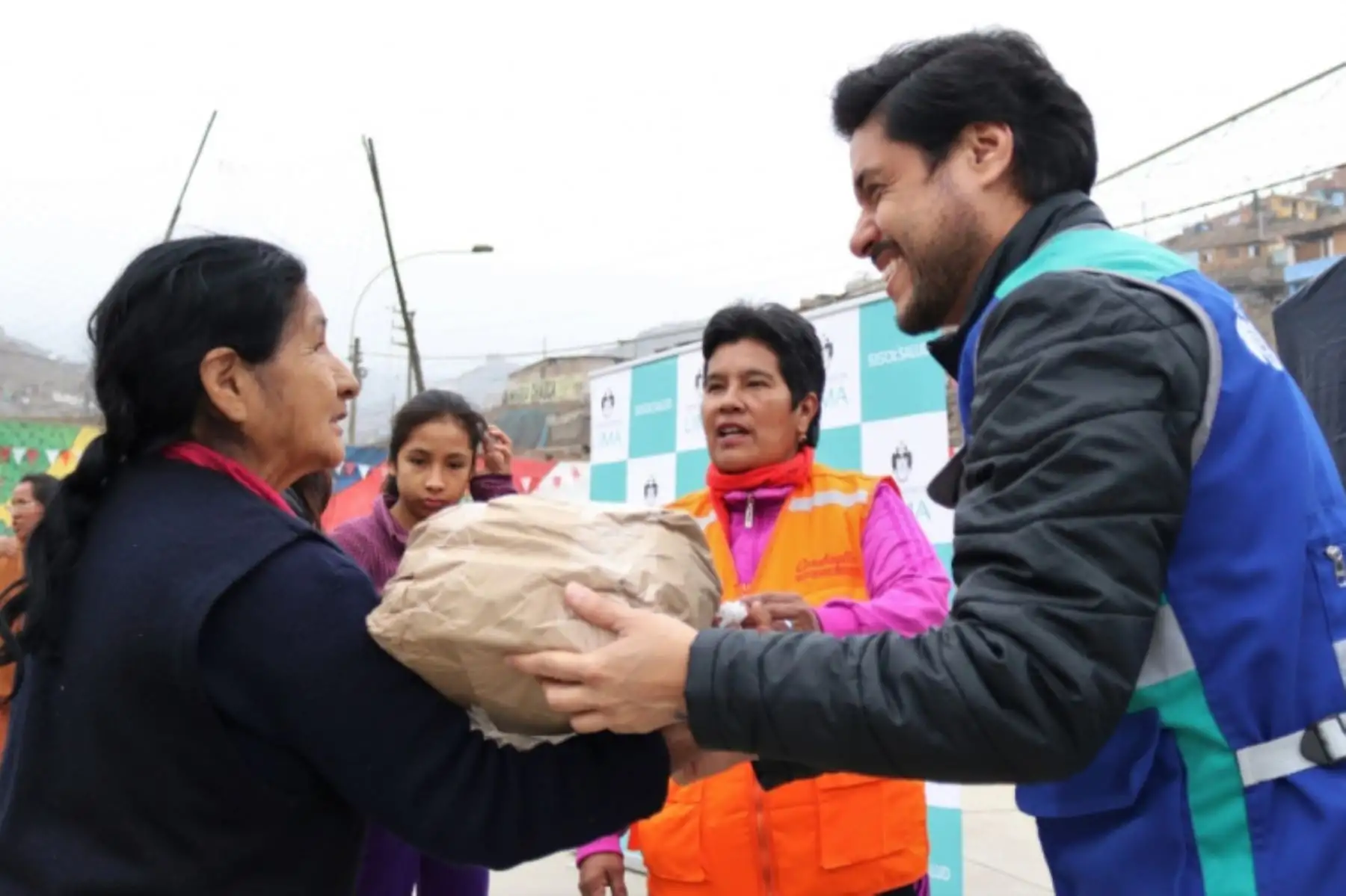 Lima te abriga 2020 tiene como aliados estratégicos a la ONG Juguete Pendiente y la Fundación Lima. Foto: ANDINA/Municipalidad de Lima