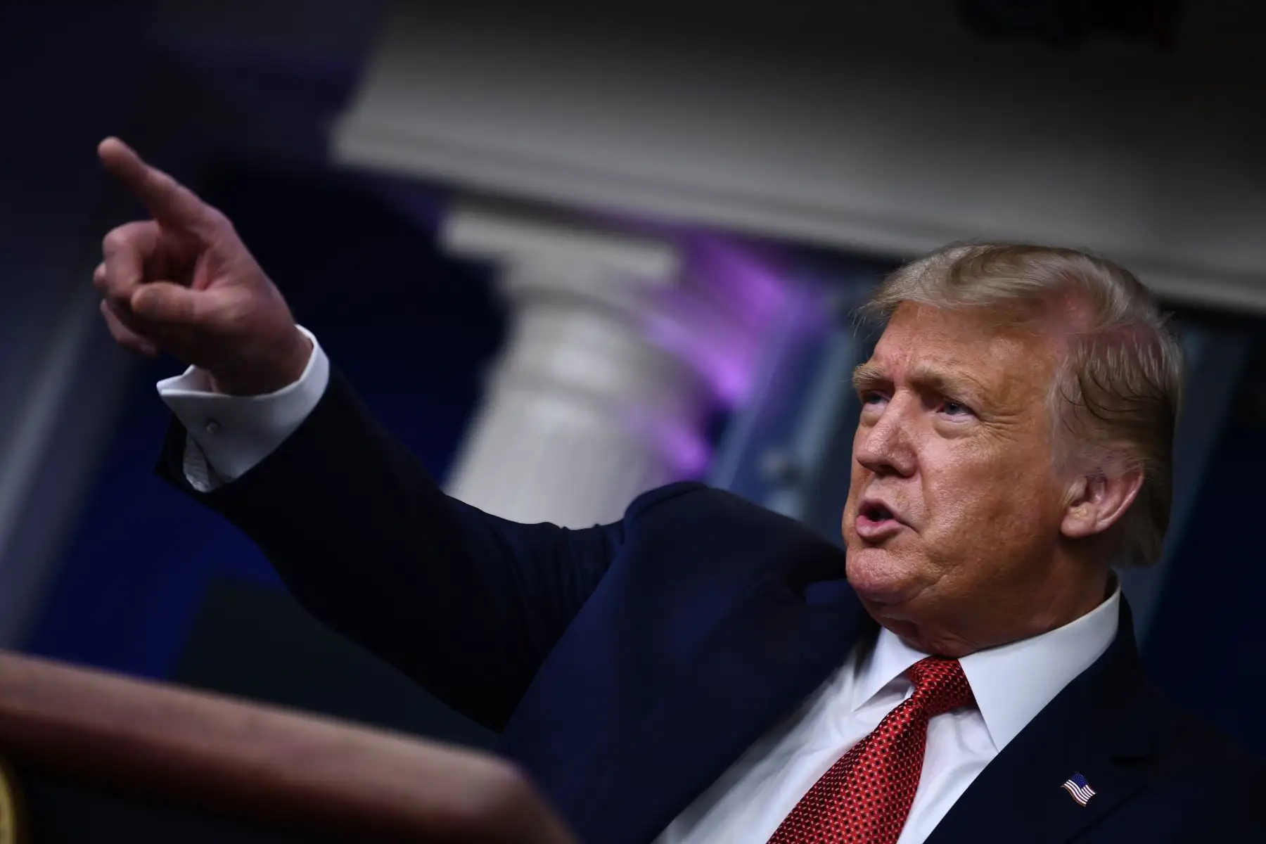 El presidente de Estados Unidos, Donald Trump, habla con la prensa en la Sala Brady de la Casa Blanca en Washington, DC. Los guardias del Servicio Secreto dispararon a una persona, que aparentemente estaba armada.
Foto: AFP El presidente de Estados Unidos, Donald Trump, habla con la prensa en la Sala Brady de la Casa Blanca en Washington, DC. Los guardias del Servicio Secreto dispararon a una persona, que aparentemente estaba armada.
Foto: AFP