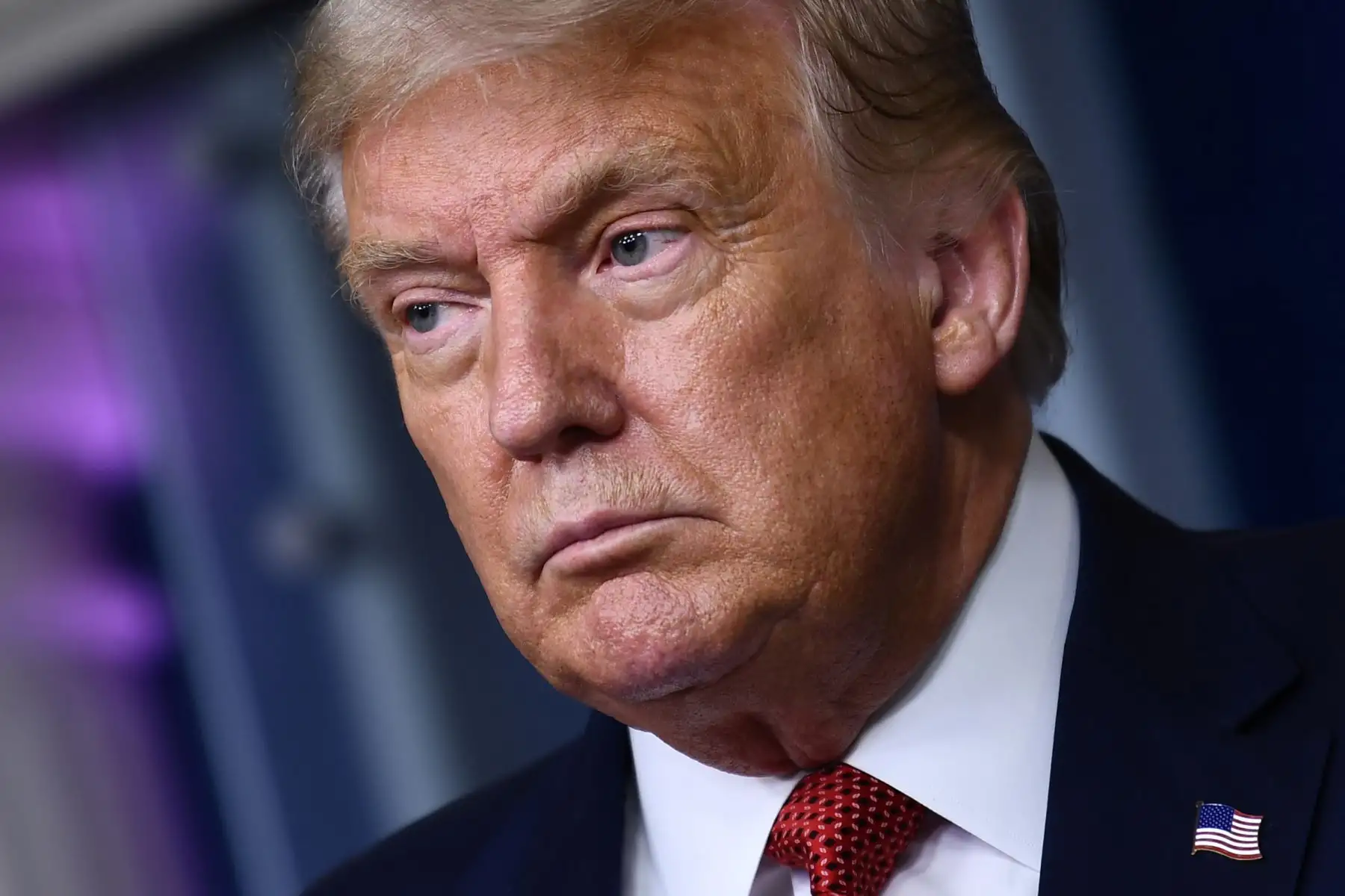 El presidente de Estados Unidos, Donald Trump, habla con la prensa en la Sala Brady de la Casa Blanca en Washington, DC. Los guardias del Servicio Secreto dispararon a una persona, que aparentemente estaba armada.
Foto: AFP El presidente de Estados Unidos, Donald Trump, habla con la prensa en la Sala Brady de la Casa Blanca en Washington, DC. Los guardias del Servicio Secreto dispararon a una persona, que aparentemente estaba armada.
Foto: AFP