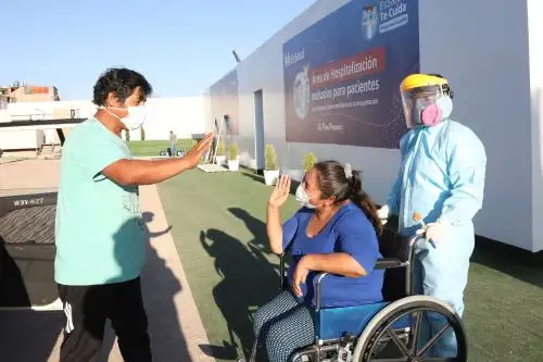 Paciente que superó covid -19 recibe el alta en Moquegua, una de las regiones donde se realizará la campaña Respira Conmigo. ANDINA/archivo