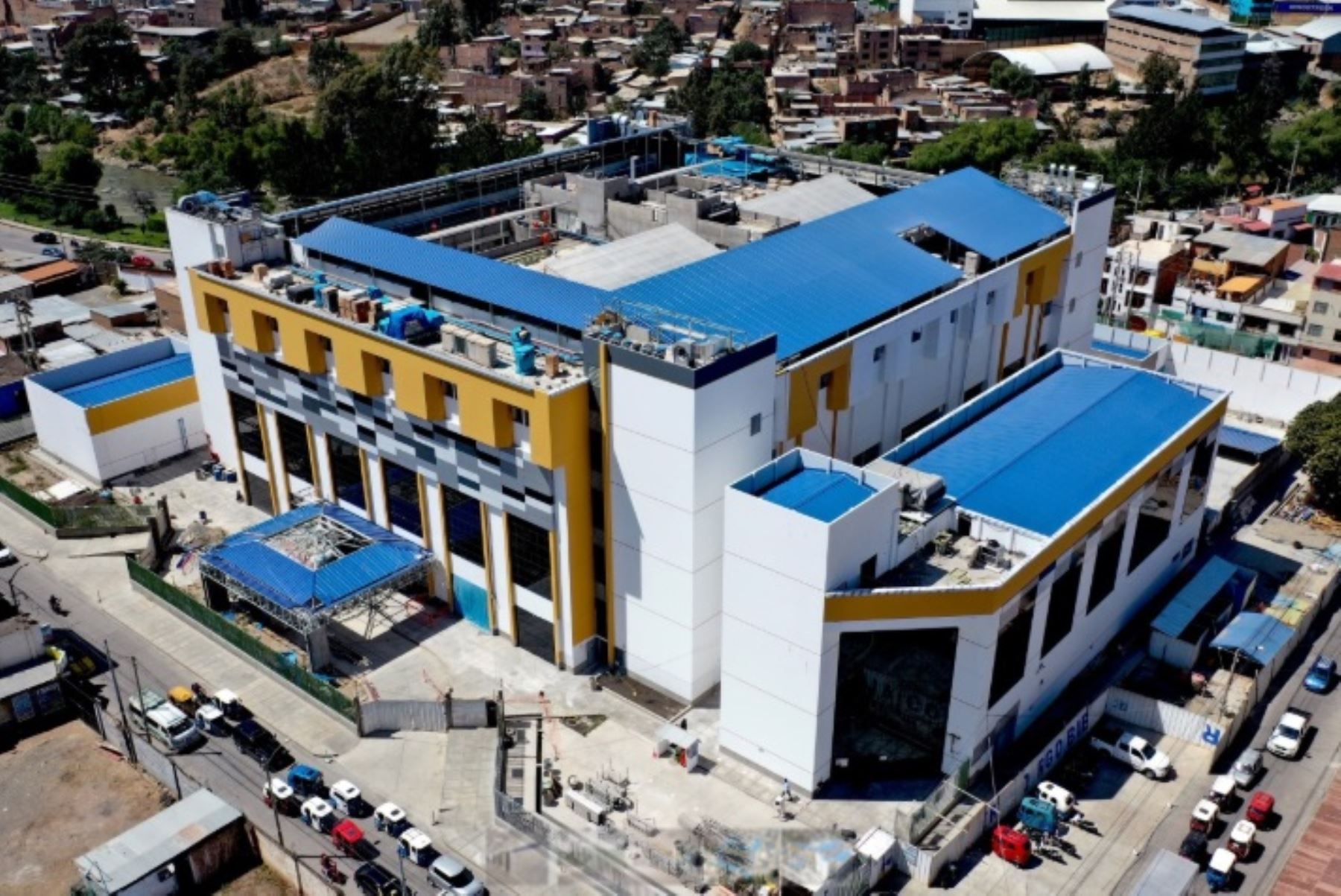 El Gobierno Regional Huánuco informó que la construcción del hospital regional Hermilio Valdizán, de nivel III-1, reporta un avance de 77.72 % y prioriza la habilitación de áreas de emergencia para fortalecer la respuesta ante la emergencia sanitaria que afronta el departamento. Foto: Gobierno Regional de Huánuco.
