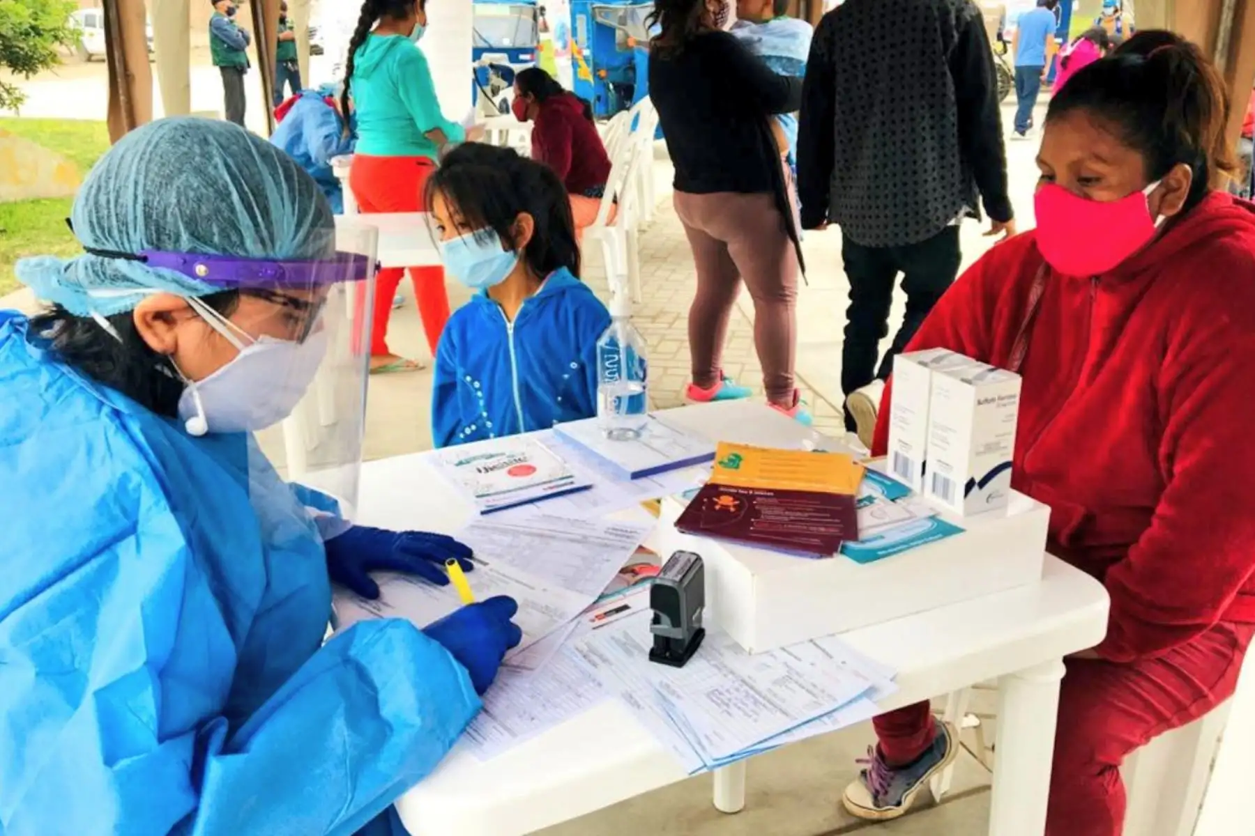 Especialistas del Minsa visitaron la zona Quebrada de Retamal en Manchay, donde se brindó atención integral de salud a más de 1000 personas, entre niños y adultos. Foto:ANDINA/Minsa