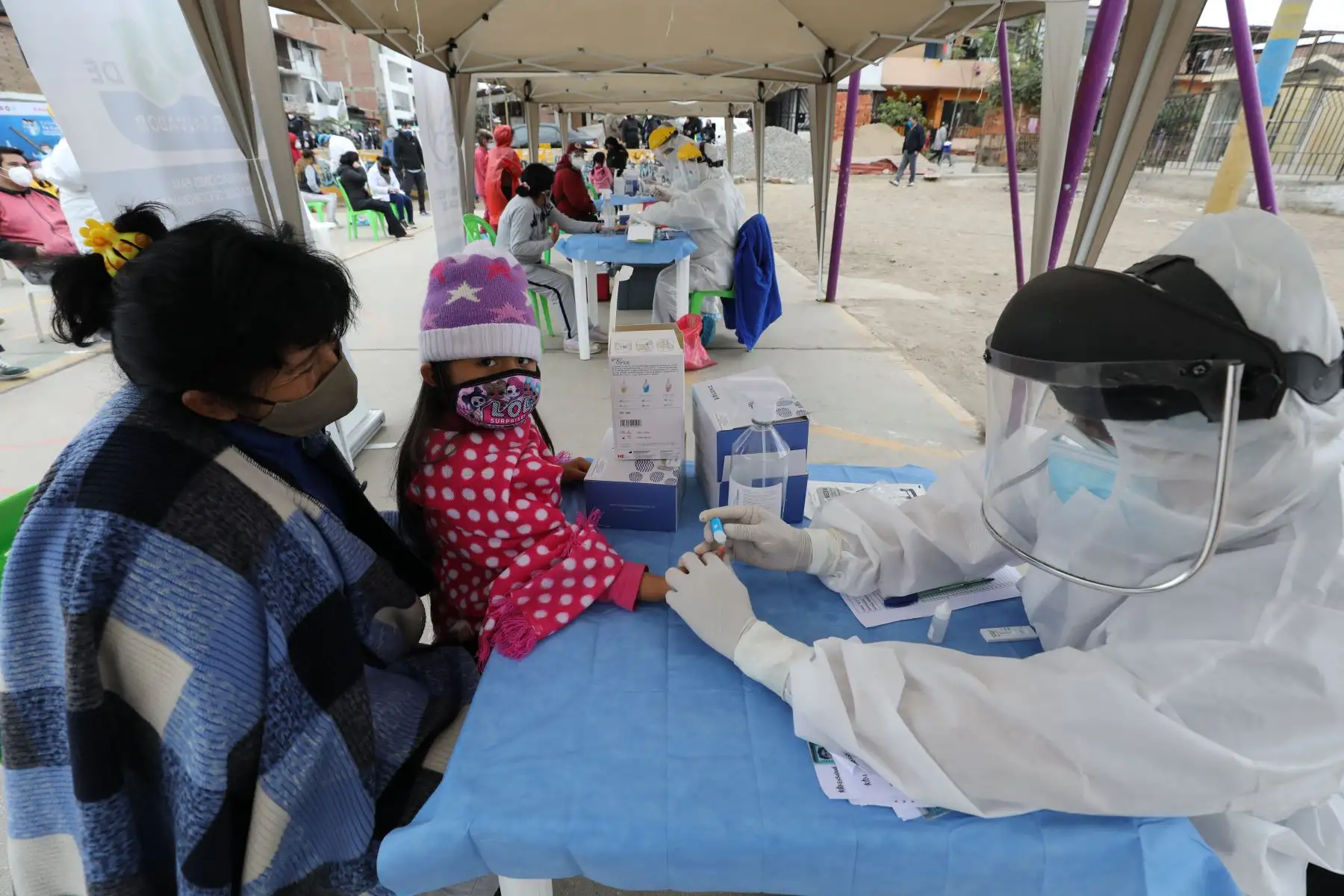EsSalud realizó 500 pruebas rápidas para descarte de Covid-19 en Villa El Salvador.
Foto:ANDINA/Essalud