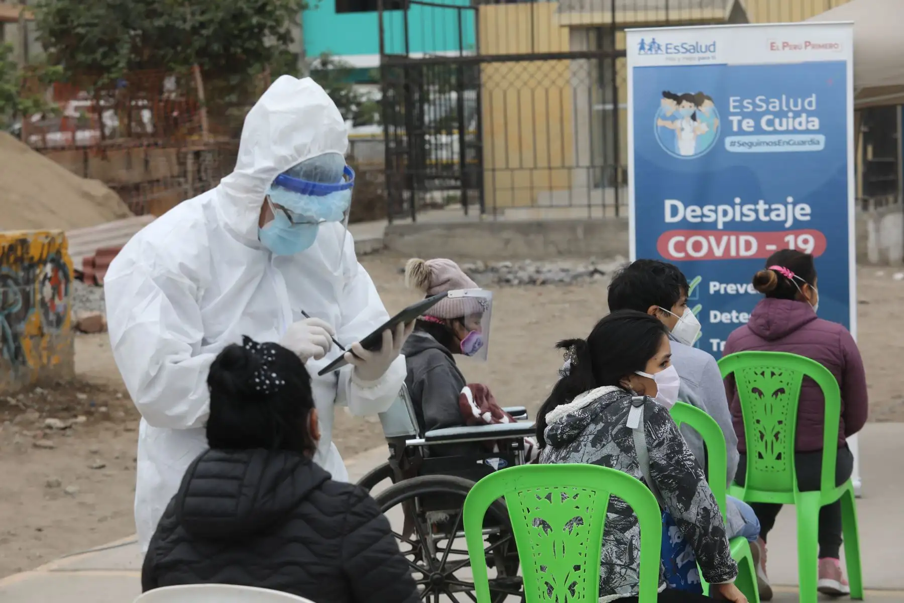 EsSalud realizó 500 pruebas rápidas para descarte de Covid-19 en Villa El Salvador.
Foto:ANDINA/Essalud
