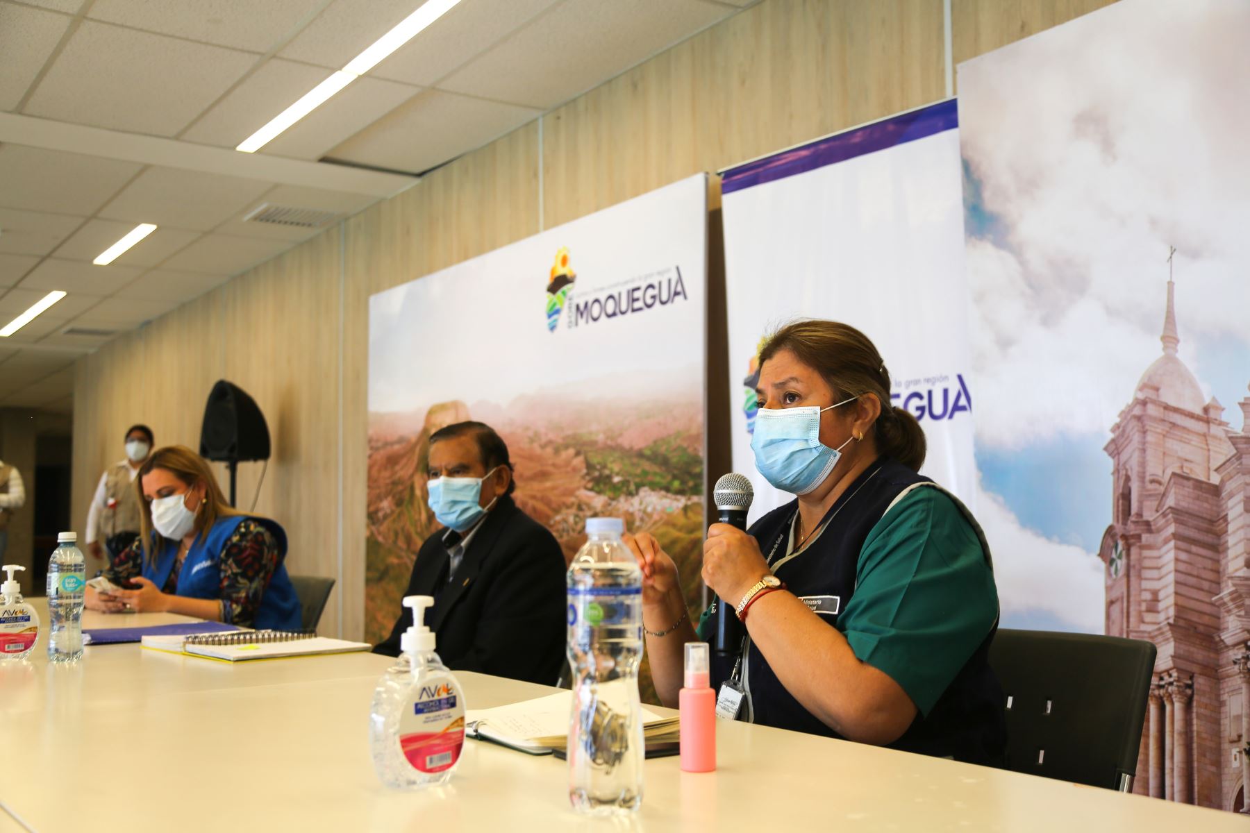 La doctora Zulema Tomas señaló que la primera barrera de contención serán los centros de salud del primer nivel de atención en la región Moquegua. Foto: ANDINA/Difusión