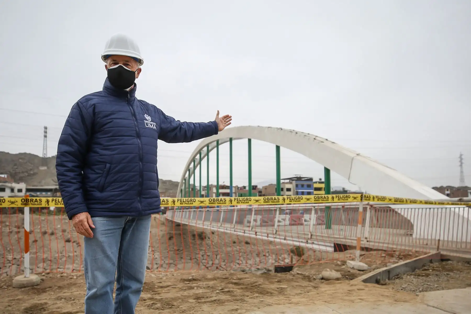 El Alcalde Jorge Muñoz supervisó el  reinicio de obras en Puente Malecón Checa.
Foto:ANDINA/MLM
