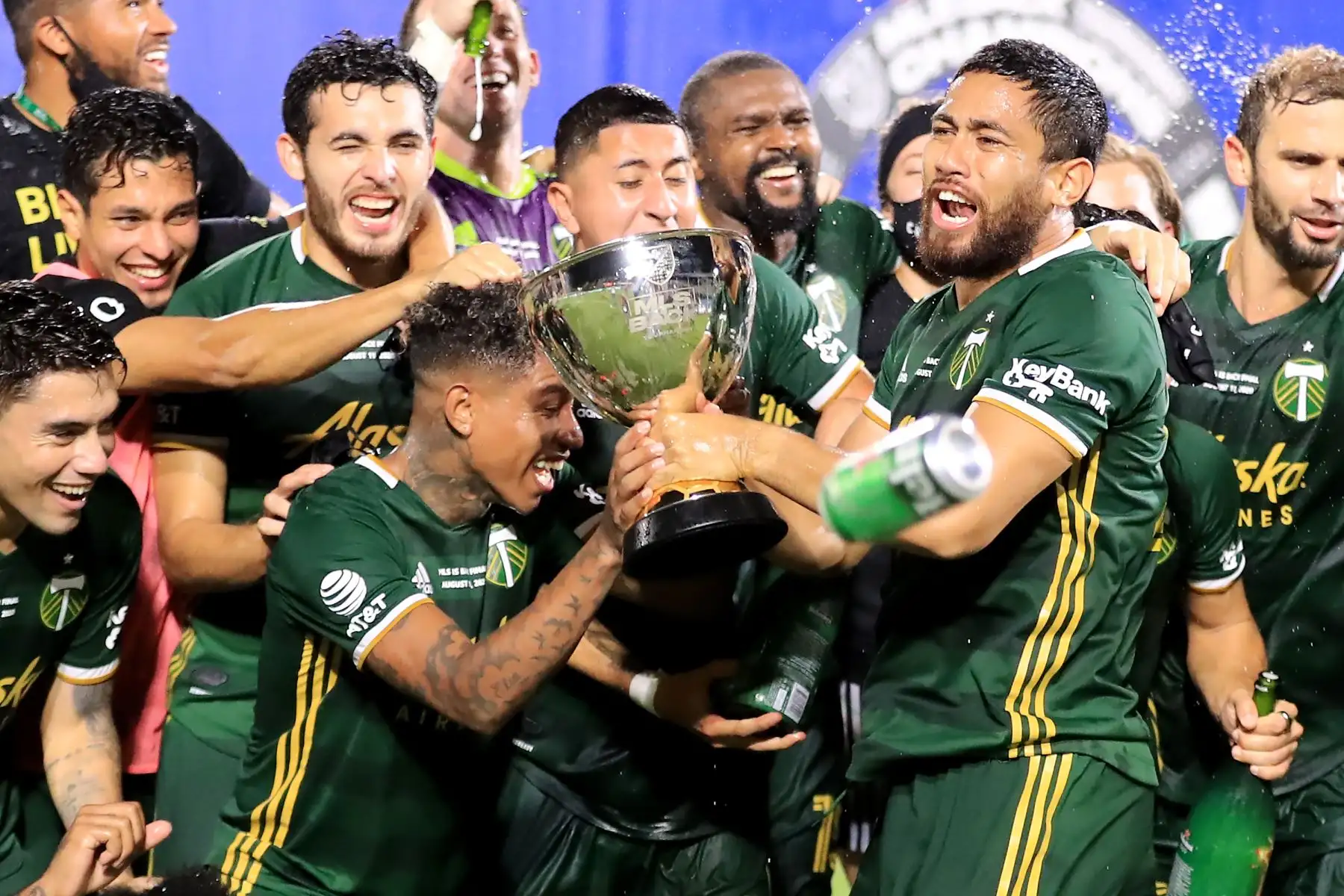 El futbolista peruano Andy Polo se corona campeón con su club Portland Timbers tras vencer 2-1 al club Orlando City por la  