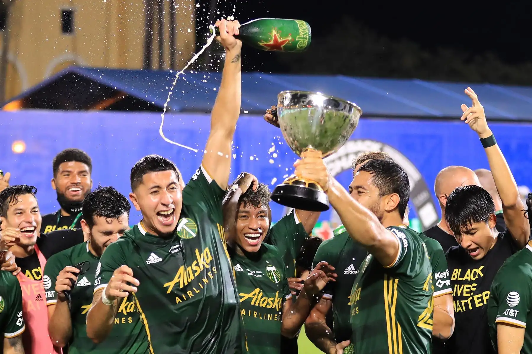 El futbolista peruano Andy Polo se corona campeón con su club Portland Timbers tras vencer 2-1 al club Orlando City por la  