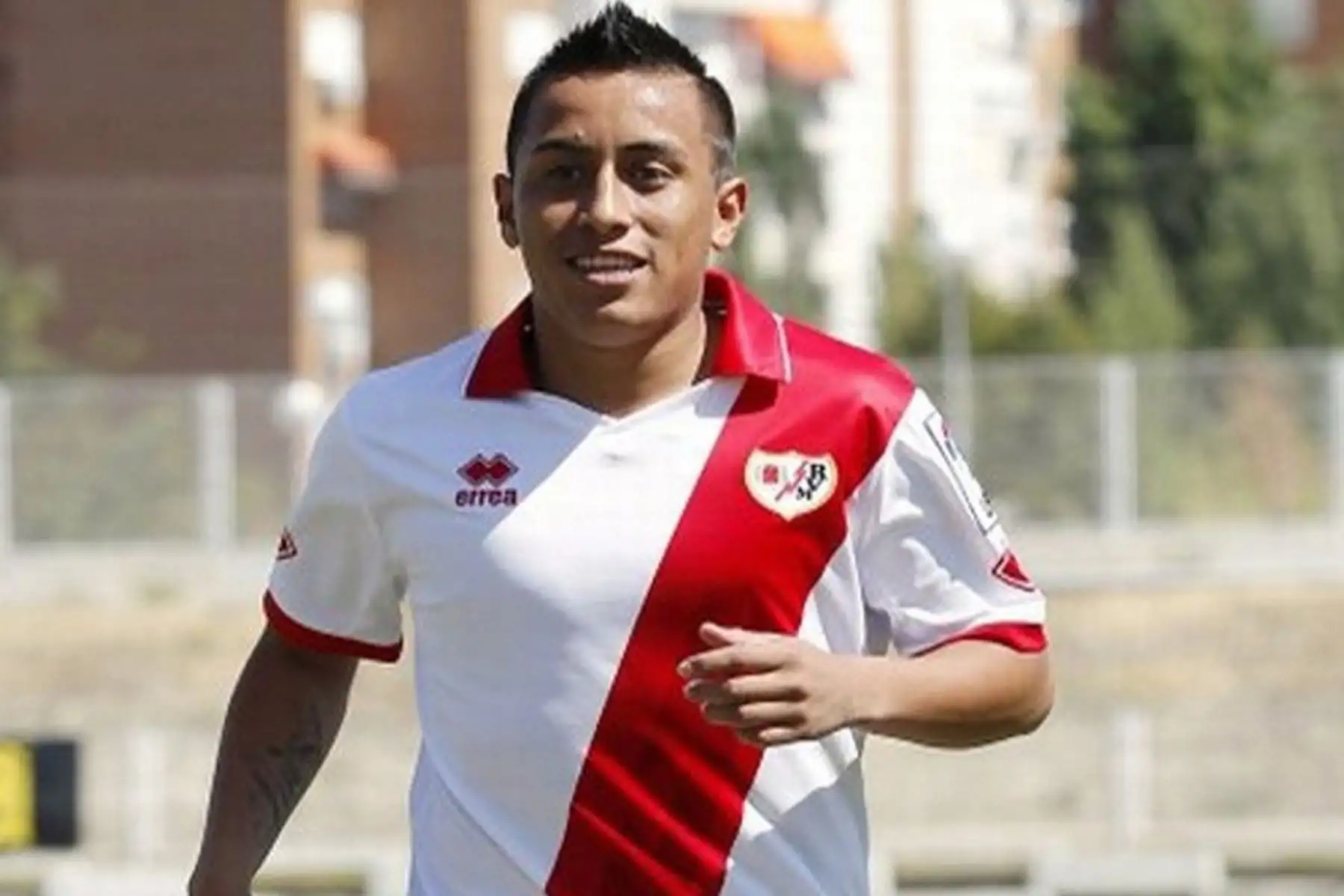 El seleccionado peruano, Christian Cueva, jugó por el club Rayo Vallecano de España las temporadas 2013/14. Foto: Difusión