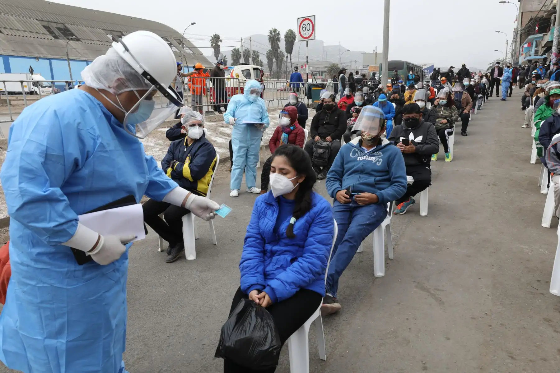 Essalud realizó descarte gratuito de Covid-19 a 500 personas en Villa María del Triunfo.
Foto: Essalud