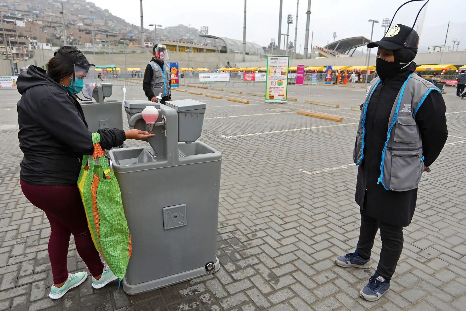 El Complejo Deportivo Villa María del Triunfo, sede de los Juegos Panamericanos y Parapanamericanos Lima 2019, reabrirá sus puertas este fin de semana para recibir a los mercados itinerantes ‘De la chacra a la olla’, que se desarrollará guardando todas las medidas de bioseguridad que se exige en esta emergencia sanitaria por la pandemia del covid-19.

Foto: LEGADO Lima 2019