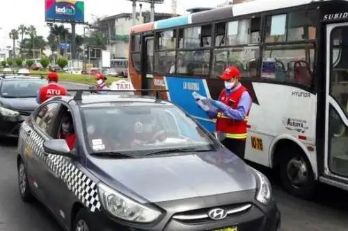 Transporte urbano movilizará los domingos solo a quienes prestan labores esenciales. Foto: ANDINA/difusión.