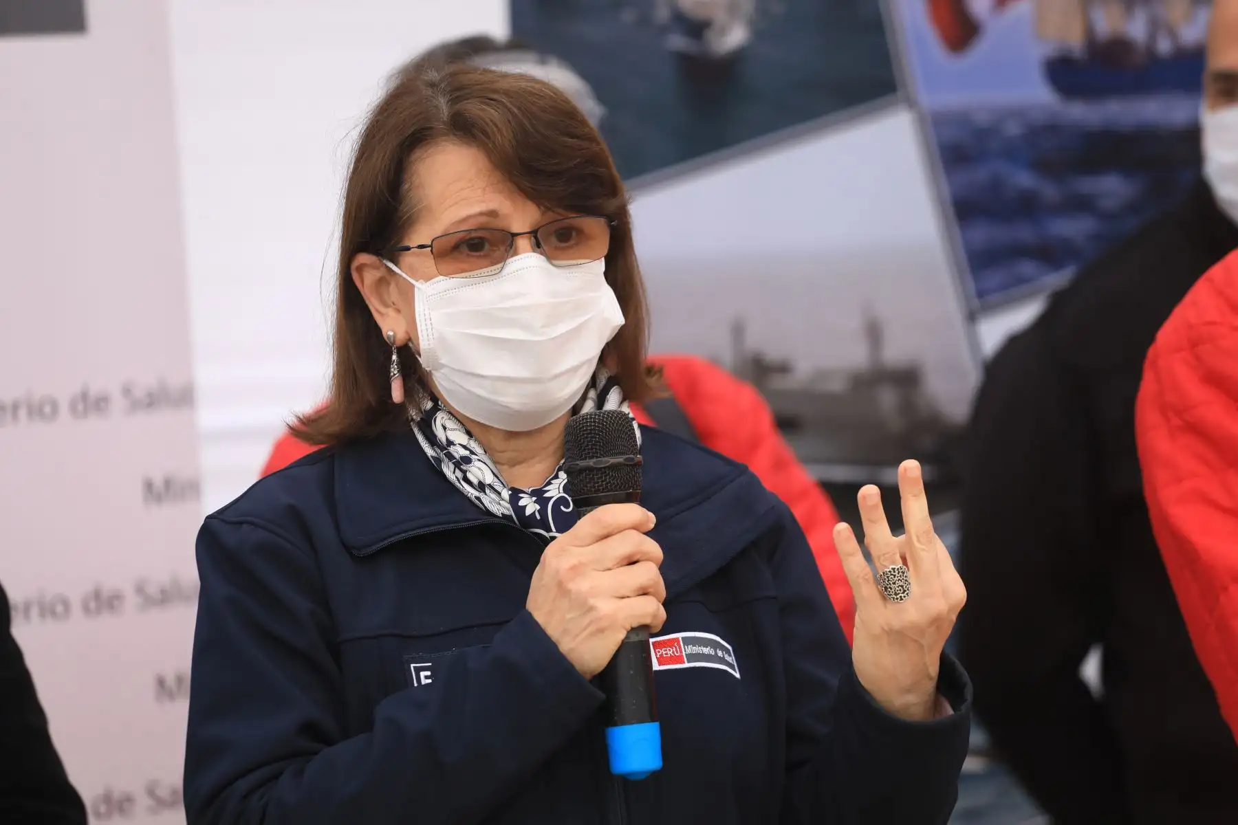 Mediante los centros y puestos de salud se proporcionará a los niños sus esquemas de vacunación y a las gestantes sus controles prenatales, afirmó la ministra de Salud, Pilar Mazzetti. Foto: ANDINA/Minsa
