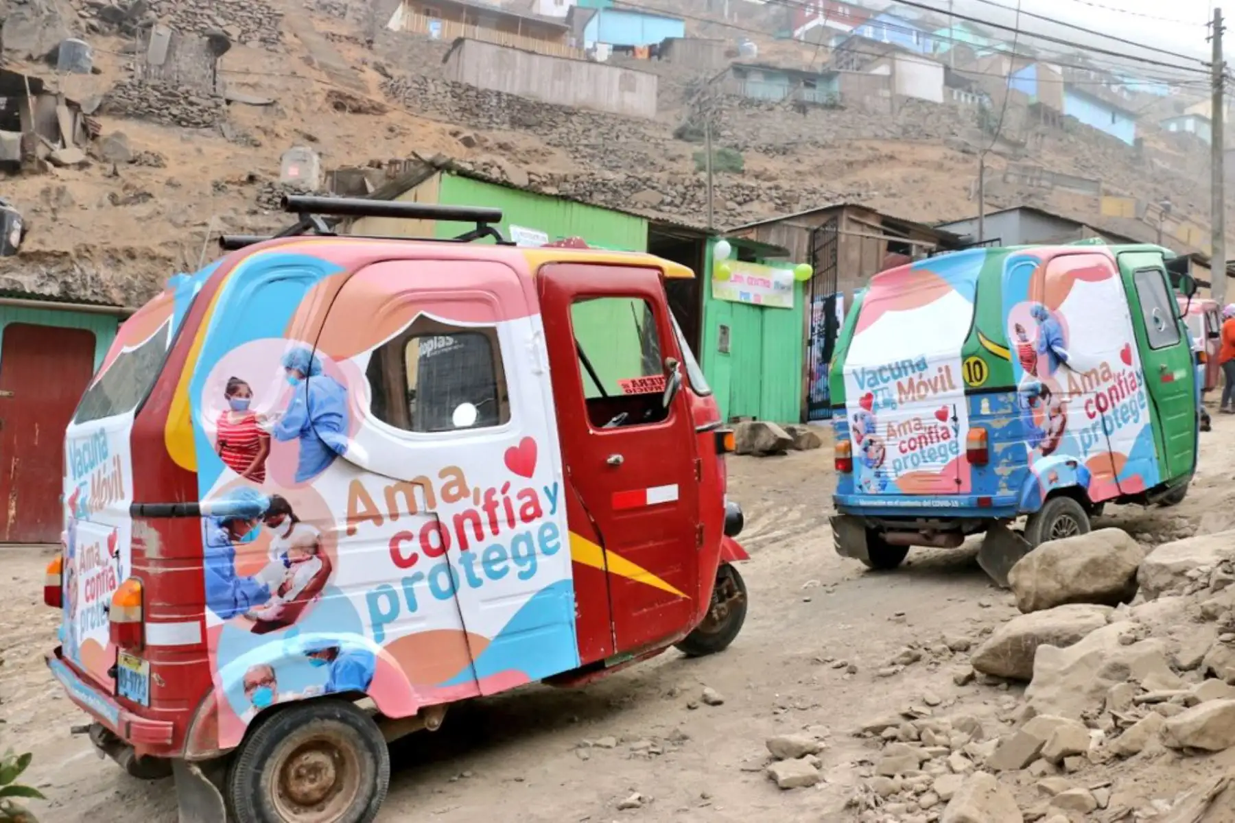 El ministerio de Salud presentó el Punto Estratégico Popular de Vacunación en el comedor Sara Rodríguez en San Juan de Lurigancho, donde se brindará atención a menores de 5 años, gestantes y adultos mayores de 60 años.

Foto: ANDINA/MINSA