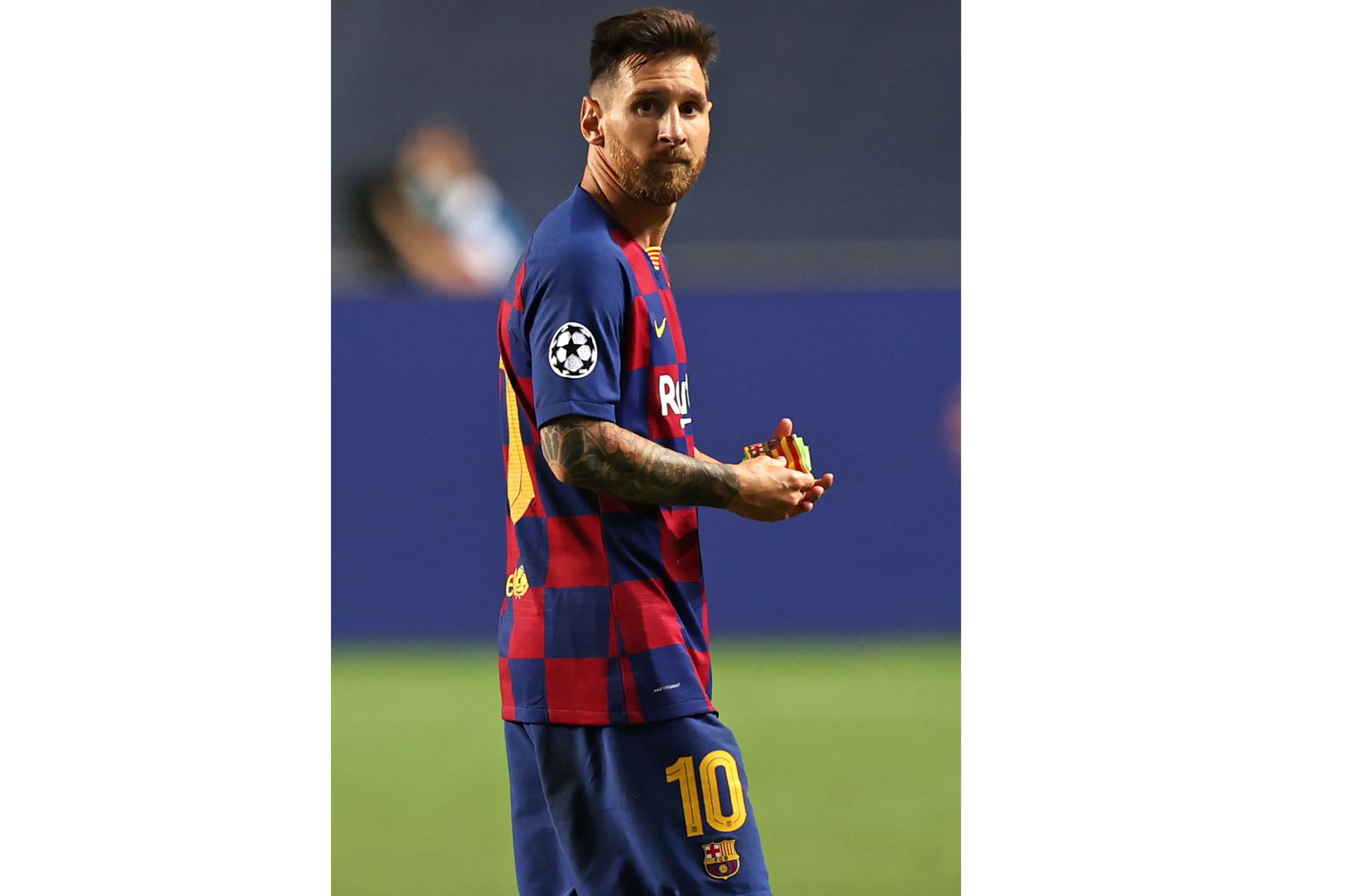 El delantero argentino del Barcelona Lionel Messi reacciona al final del partido de fútbol de cuartos de final de la UEFA Champions League entre el Barcelona y el Bayern de Múnich en el estadio Luz de Lisboa.
Foto: AFP