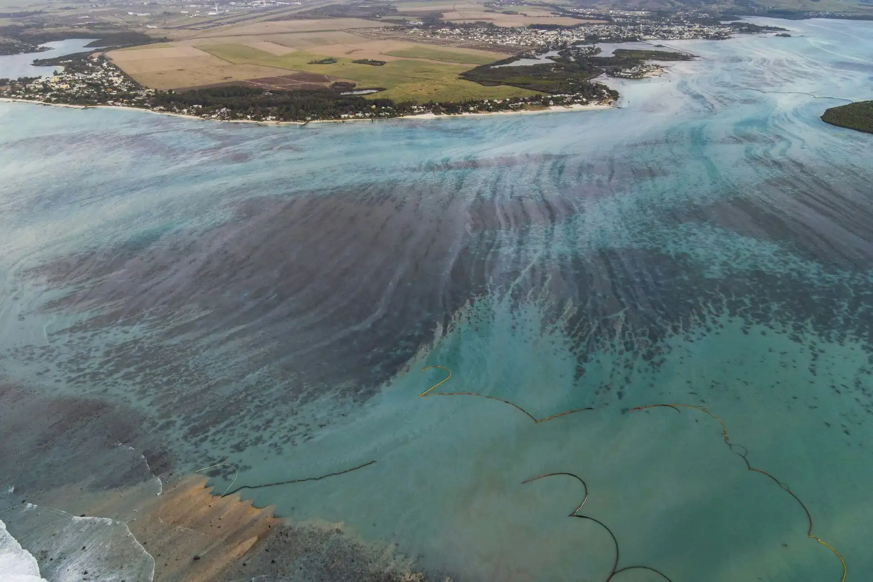 La isla Mauricio alberga arrecifes de coral de renombre mundial y es uno de los destinos turísticos más populares por sus aguas cristalinas. Foto: AFP