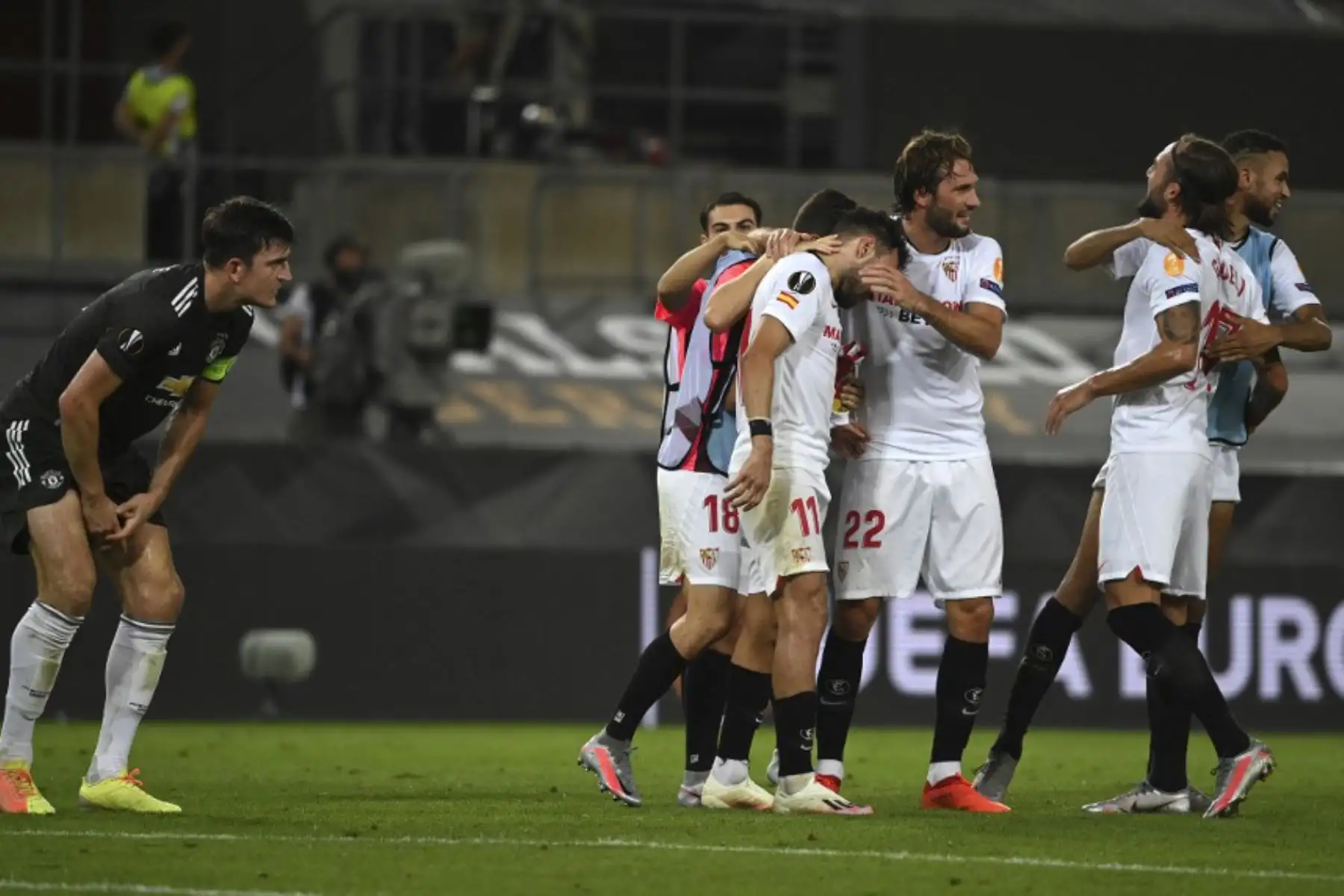 Sevilla celebra después del partido de fútbol semifinal de la UEFA Europa League Sevilla contra Manchester United el 16 de agosto de 2020 en Colonia, Alemania occidental. Foto: AFP