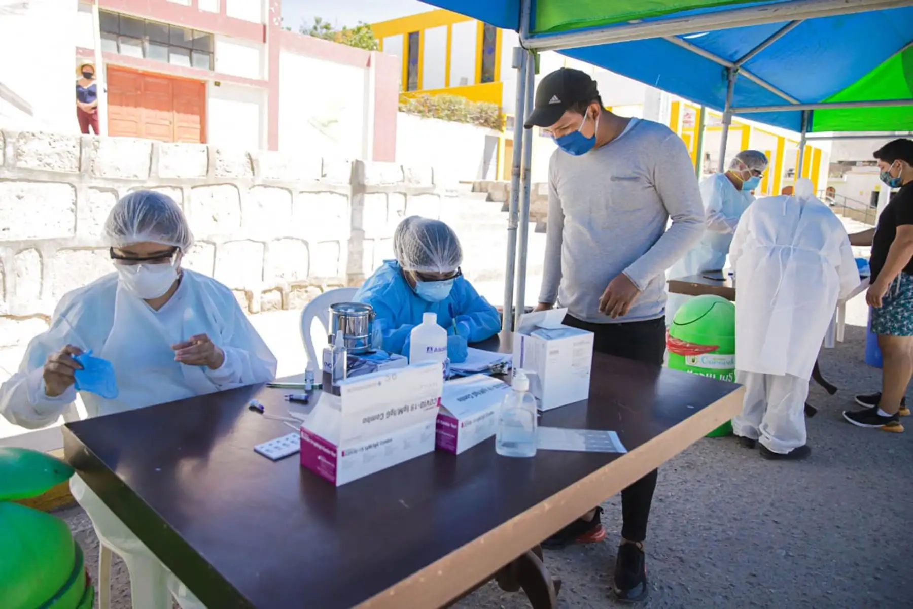 Las brigadas de salud reforzaron el primer nivel de atención para detectar casos de covid-19 en sus primeras etapas. ANDINA/Difusión