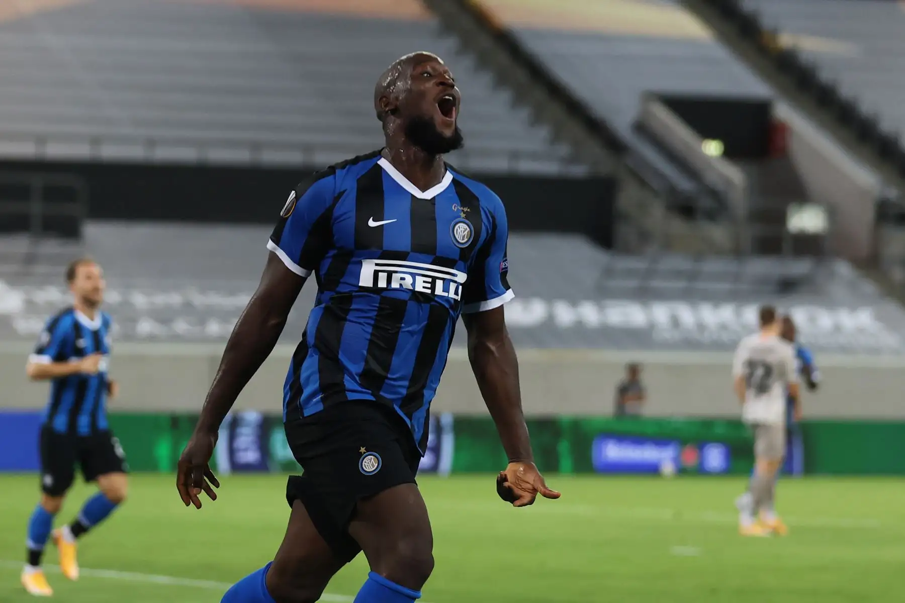 El delantero belga del Inter de Milán, Romelu Lukaku, celebra el gol de 5-0 durante el partido de fútbol de la semifinal de la UEFA Europa League entre el Inter de Milán y el Shakhtar Donetsk en Dusseldorf, Alemania occidental.
Foto: AFP