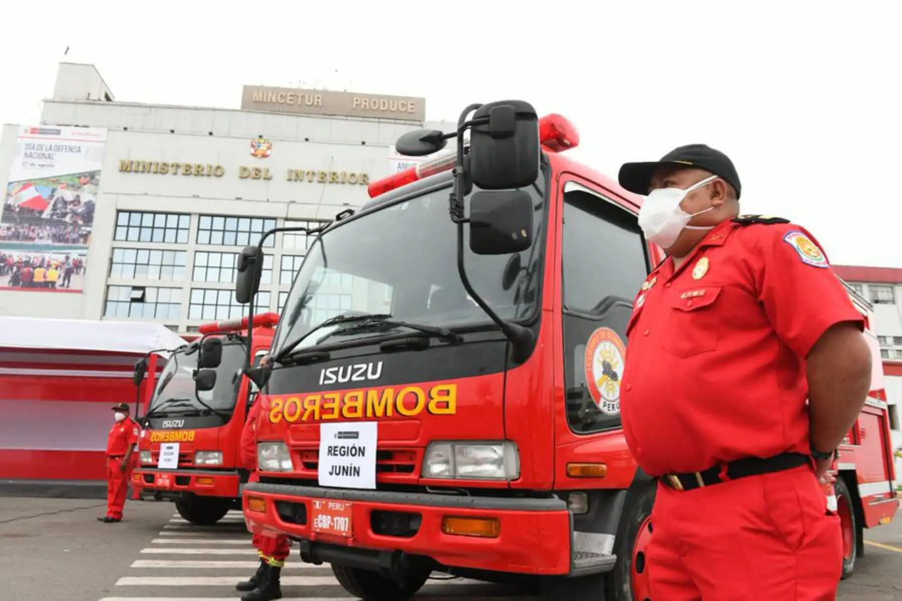 Una importante donación de vehículos de emergencia del gobierno japonés y de la Asociación de Bomberos del Japón, fueron destinados al Perú.

Foto: ANDINA/Mininter