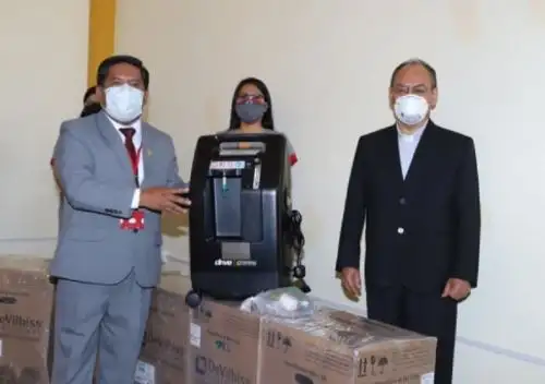 Los trabajadores de la Contraloría General de la República donaron un segundo lote de diez concentradores de oxígeno que producen este elemento vital las 24 horas, para contribuir a la atención prioritaria de pacientes con covid-19 en la región Huánuco. Foto: Contraloría General de la República.