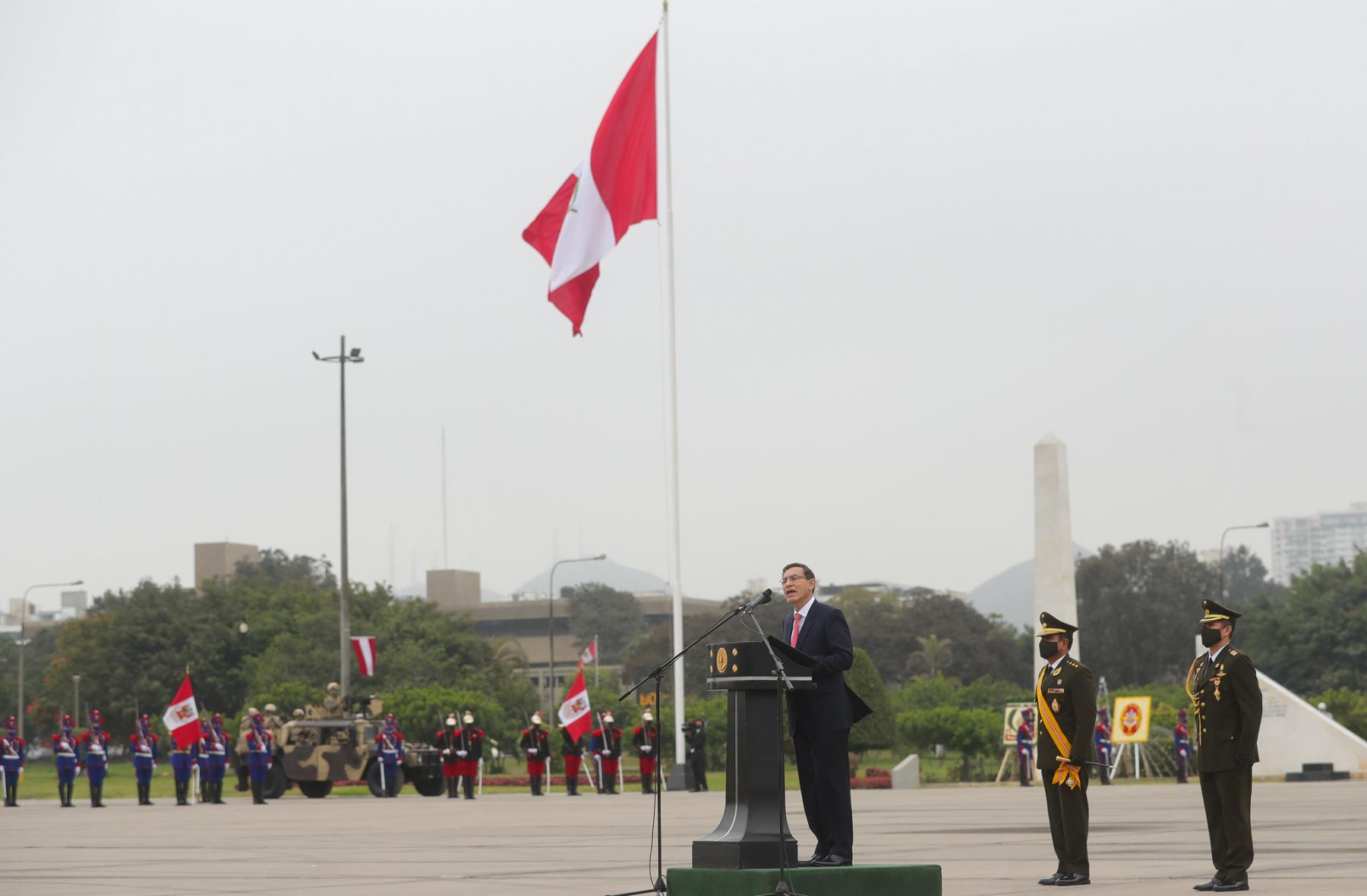 Presidente Martín Vizcarra asiste a ceremonia por aniversario de creación del Ejército Republicano. Foto: ANDINA/Prensa Presidencia