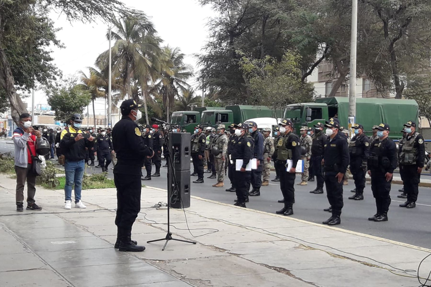 Policías de Chiclayo participaron en los operativos Fortaleza y Emergencia Social para verificar el cumplimiento de las medidas dispuestas por el Gobierno. Foto: ANDINA/Difusión