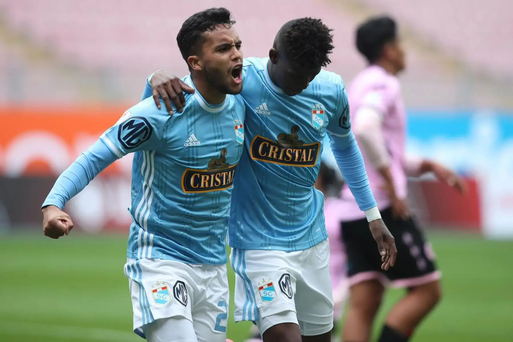Martín Távara del Sporting Cristal celebra su gol ante el Sport Boys.
Foto: @LigaFutProf
