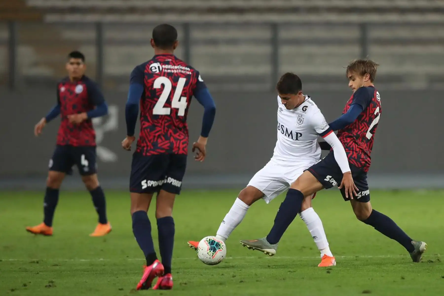 Deportivo Municipal  y San Martín  se enfrentan por la liga 1 del Torneo Apertura 2020  en el estadio Nacional  de Lima Perú.
Foto: @LigaFutProf