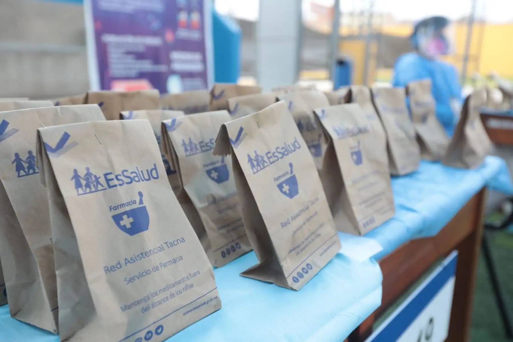 Presidenta ejecutiva de Essalud, Fiorella Molinelli llega a la región de Tacna para entregar   10 mil pruebas rápidas y 10 mil Kits covid, 5 toneladas de equipos de protección y 60 balones de oxígeno que servirá para la lucha contra el covid-19.
Foto: Essalud