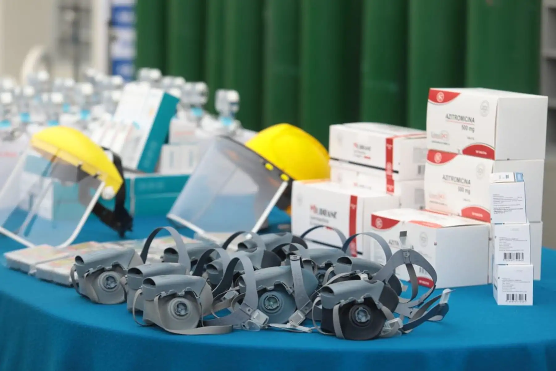 Presidenta ejecutiva de Essalud, Fiorella Molinelli llega a la región de Tacna para entregar   10 mil pruebas rápidas y 10 mil Kits covid, 5 toneladas de equipos de protección y 60 balones de oxígeno que servirá para la lucha contra el covid-19.
Foto: Essalud
