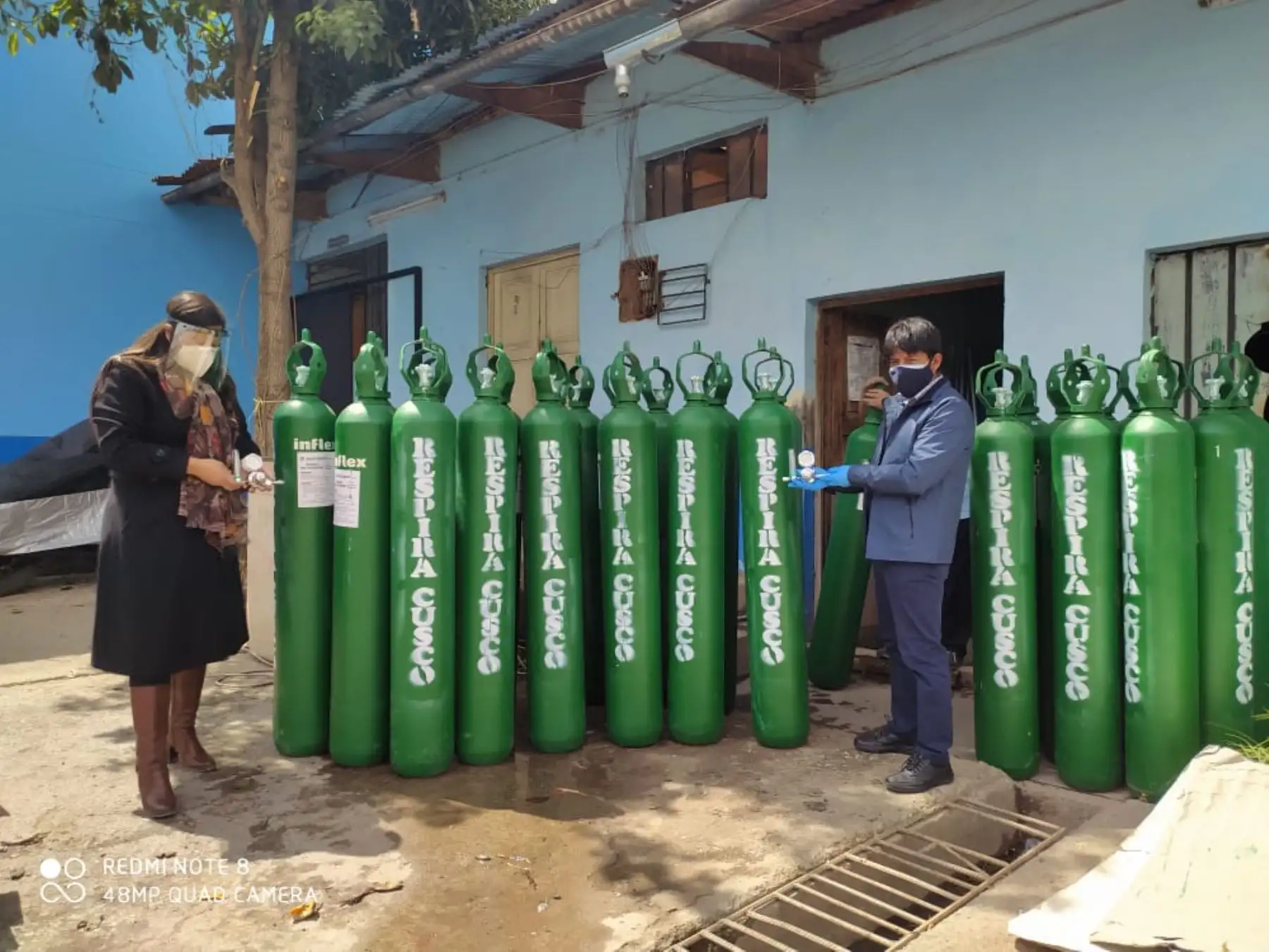 Entregan 50 balones de oxígeno adquiridos con recursos obtenidos por campaña Respira Cusco ANDINA/Difusión