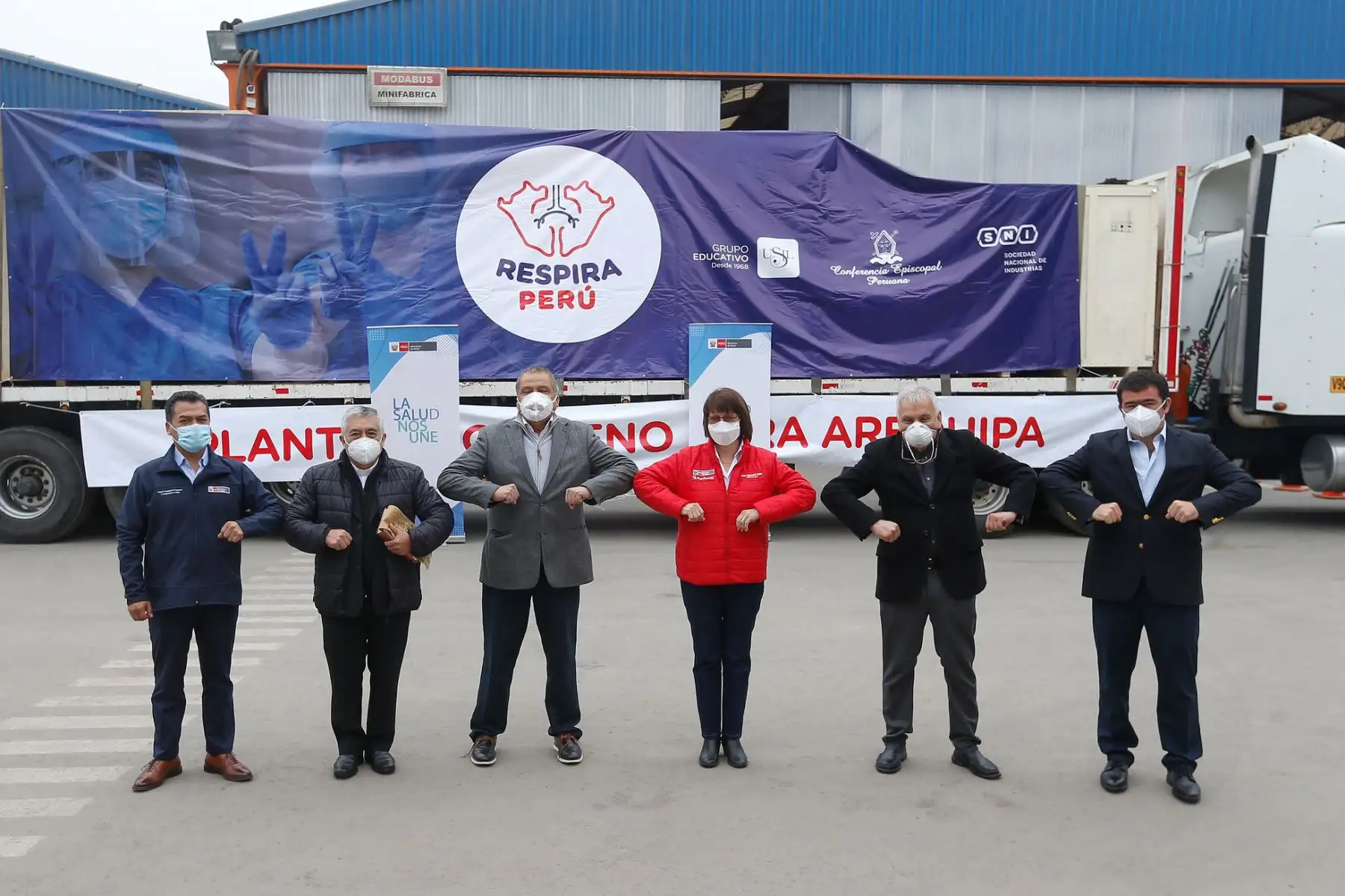 Ministra de Salud Pilar Mazzetti participa de la entrega de la primera planta de oxígeno por parte de la iniciativa "Respira Perú" para la región Arequipa.

Foto: ANDINA / MINSA
