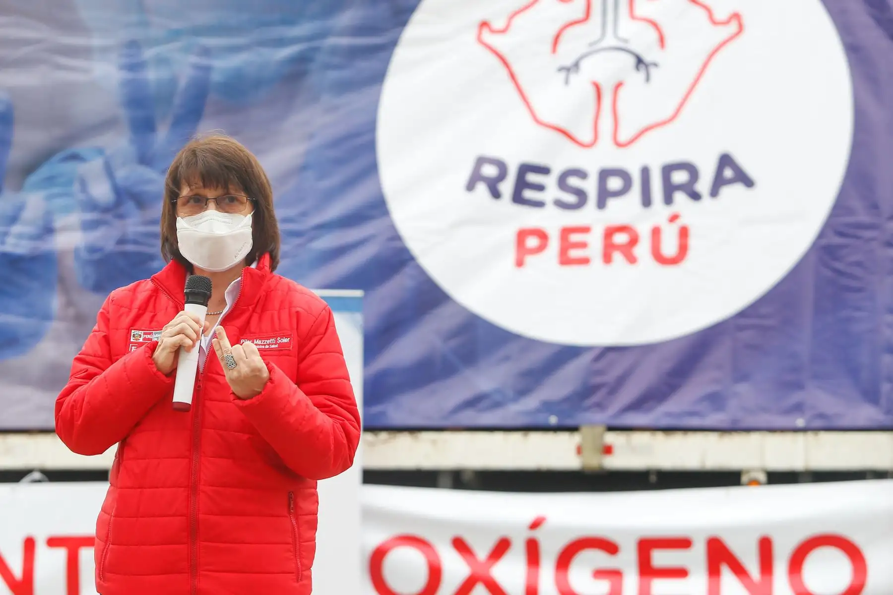Ministra de Salud, Pilar Mazzetti, participa de la entrega de la primera planta de oxígeno por parte de la iniciativa Respira Perú, para la región Arequipa. Foto: ANDINA/Minsa.