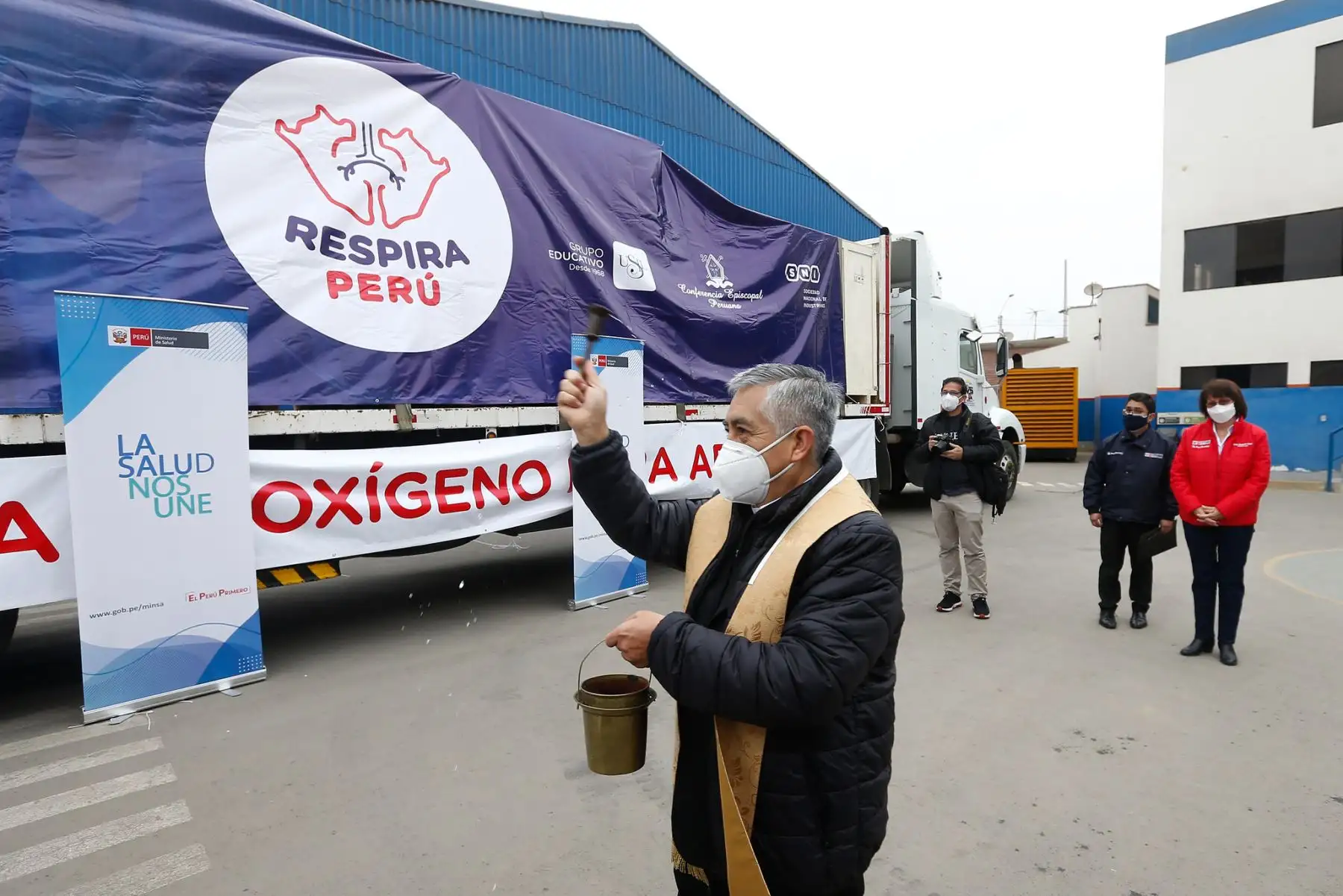 Ministra de Salud Pilar Mazzetti participa de la entrega de la primera planta de oxígeno por parte de la iniciativa "Respira Perú" para la región Arequipa.

Foto: ANDINA / MINSA