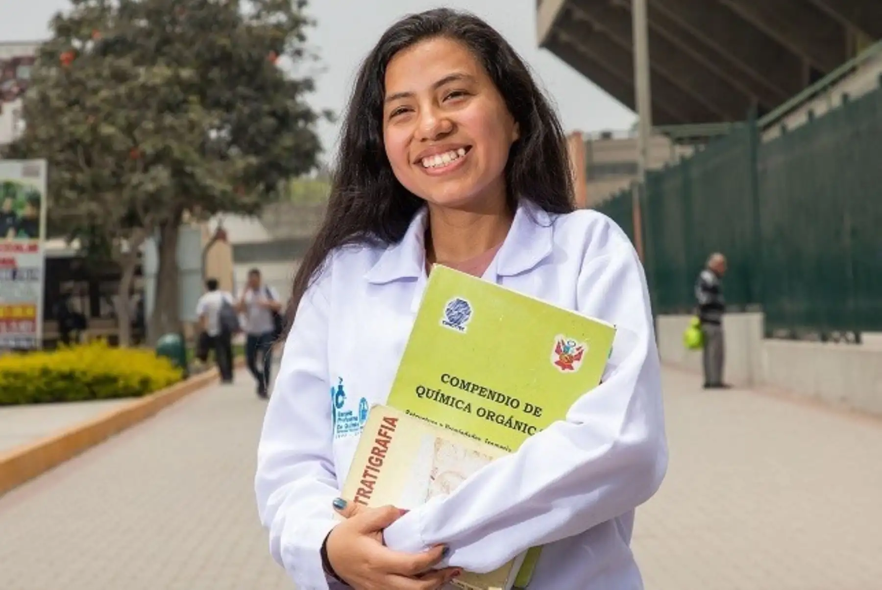 Aplazan hasta octubre inscripción al concurso Beca Mujeres en Ciencia. Foto: ANDINA/Difusión.