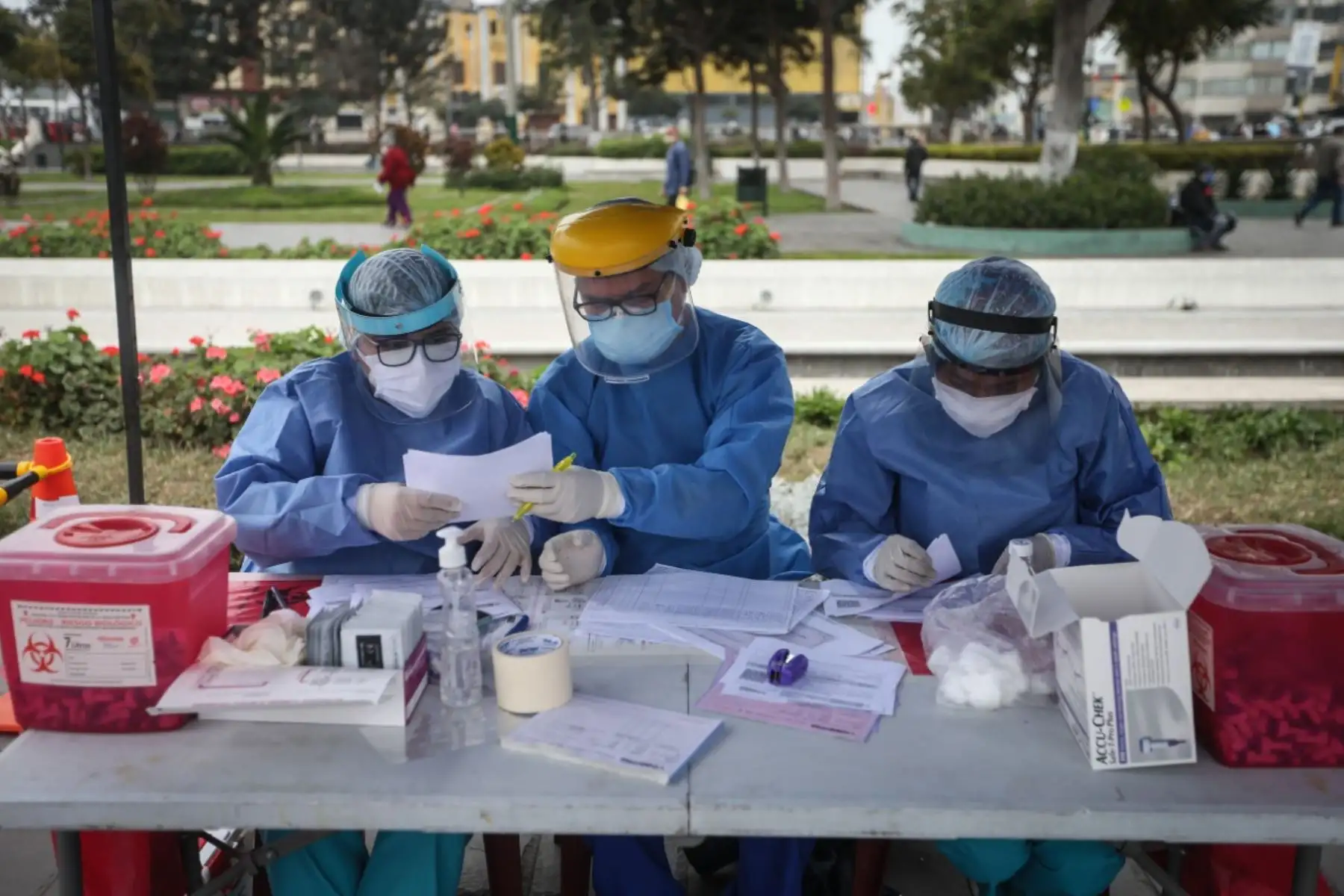 La Dirección de Redes Integradas de Salud (Diris) Lima Este, realizó una campaña de salud para los vecinos de La Victoria donde se realizaron descartes de covid-19, vacunación contra el neumococo, vacunación para niños, planificación familiar, psicología, entre otros. Foto: ANDINA/Jhonel Rodríguez Robles