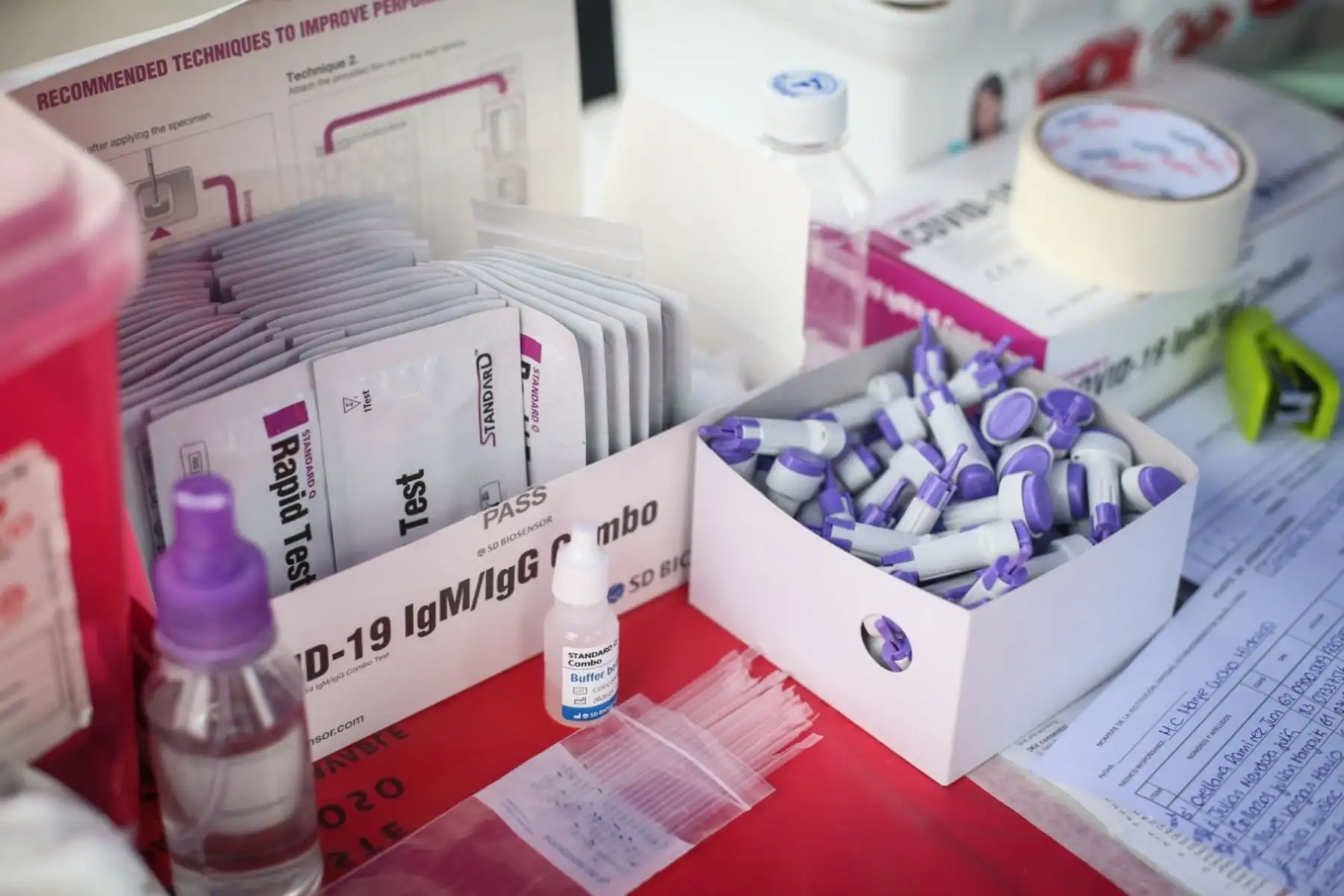 La Dirección de Redes Integradas de Salud (Diris) Lima Este, realizó una campaña de salud para los vecinos de La Victoria donde se realizaron descartes de covid-19, vacunación contra el neumococo, vacunación para niños, planificación familiar, psicología, entre otros. Foto: ANDINA/Jhonel Rodríguez Robles