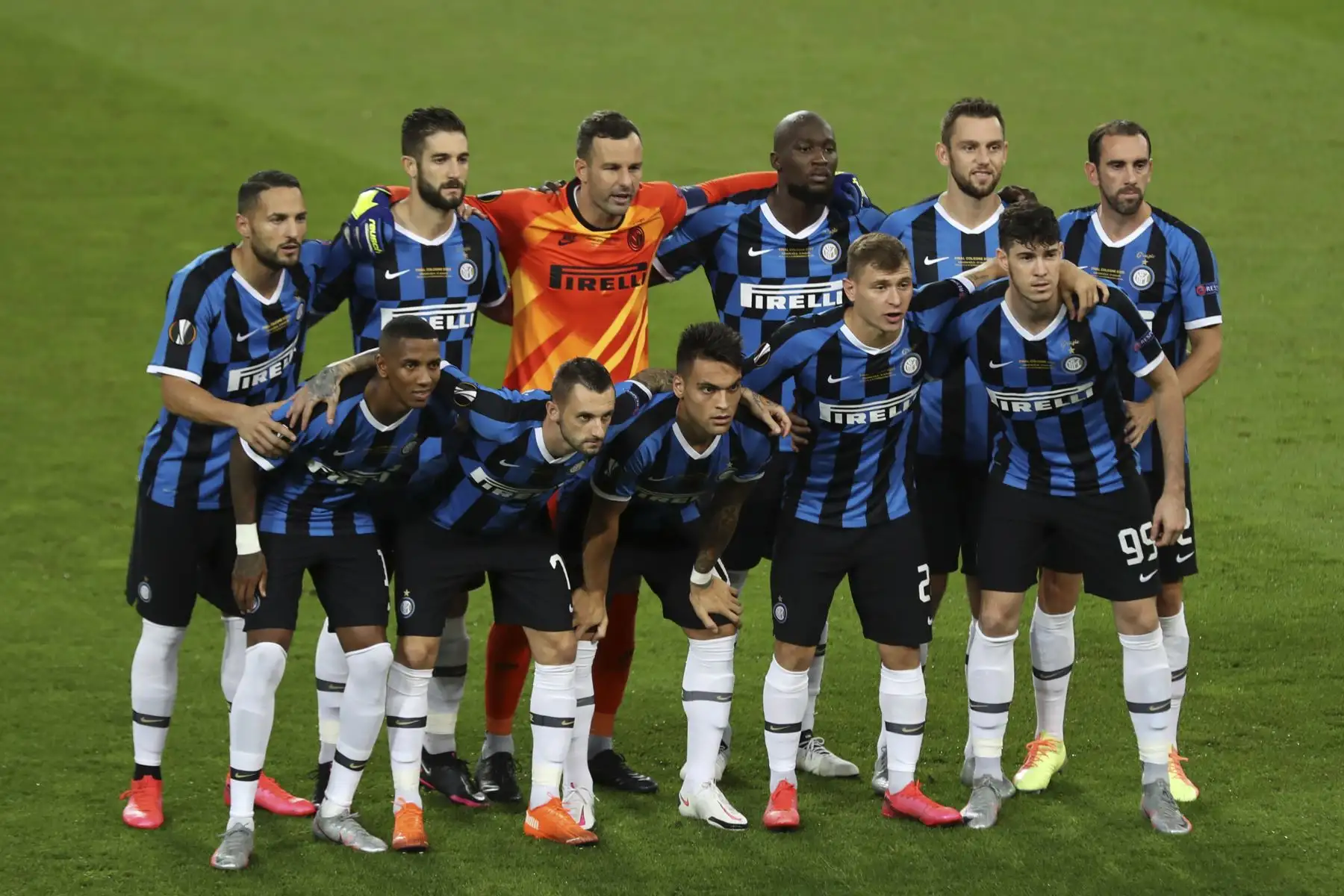 Los jugadores del Inter posan para la foto del equipo antes del partido de fútbol final de la UEFA Europa League Sevilla vs Inter de Milán.
Foto: AFP