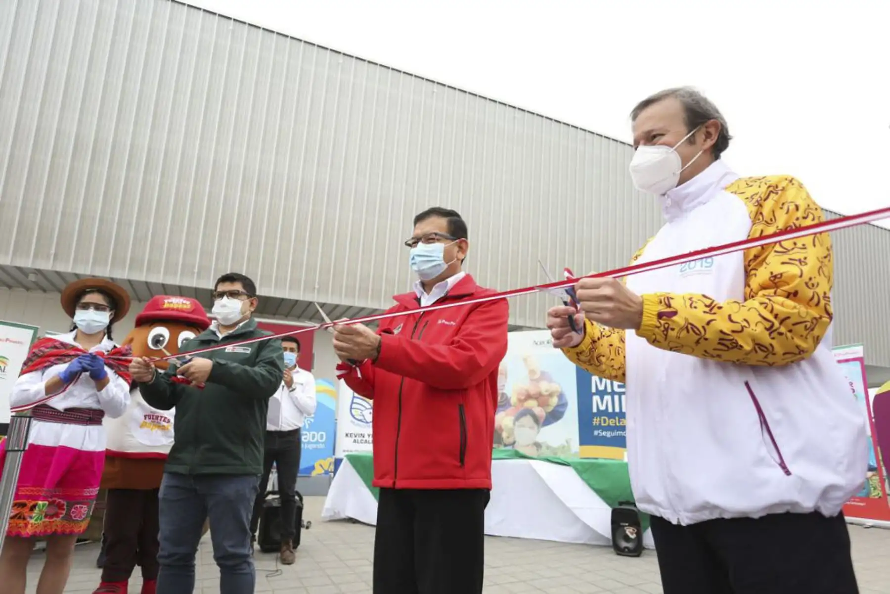 El Ministerio de Agricultura,  a través de Agro Rural ampliará la cobertura de los Mercados Itinerantes de la “Chacra a la Olla” y ahora funcionará en las sedes de los Juegos Panamericanos ubicados en el distrito de San Luis, Villa María del Triunfo y Villa El Salvador. Foto:ANDINA/MInagri