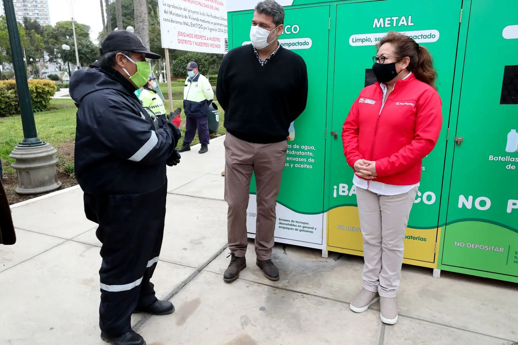 Ministra del Ambiente, Kirla Echegaray participa en la ceremonia de relanzamiento de programa de servicio de reciclaje que promueve la municipalidad de Barranco.
Foto: Ministerio del Ambiente