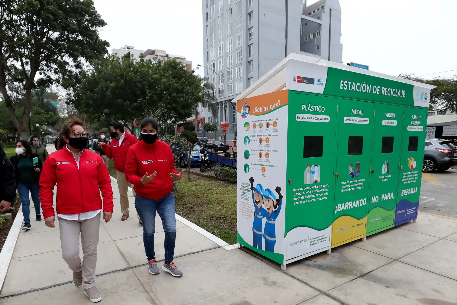 Ministra del Ambiente, Kirla Echegaray participa en la ceremonia de relanzamiento de programa de servicio de reciclaje que promueve la municipalidad de Barranco.
Foto: Ministerio del Ambiente