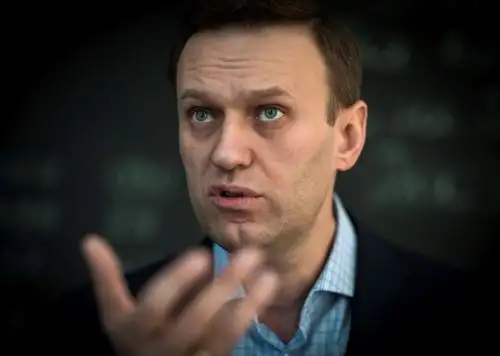 En esta foto de archivo tomada el 16 de enero de 2018, se ve al líder de la oposición rusa Alexei Navalny quien habla durante una entrevista con AFP en la oficina de su Fundación Anticorrupción (FBK) en Moscú. Foto: AFP