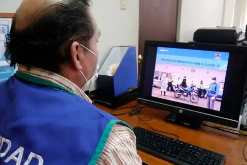 La capacitación gratuita y virtual a los serenos es sobre la aplicación de protocolos de prevención del covid-19 durante sus intervenciones. Foto: ANDINA/Municipalidad de LIma