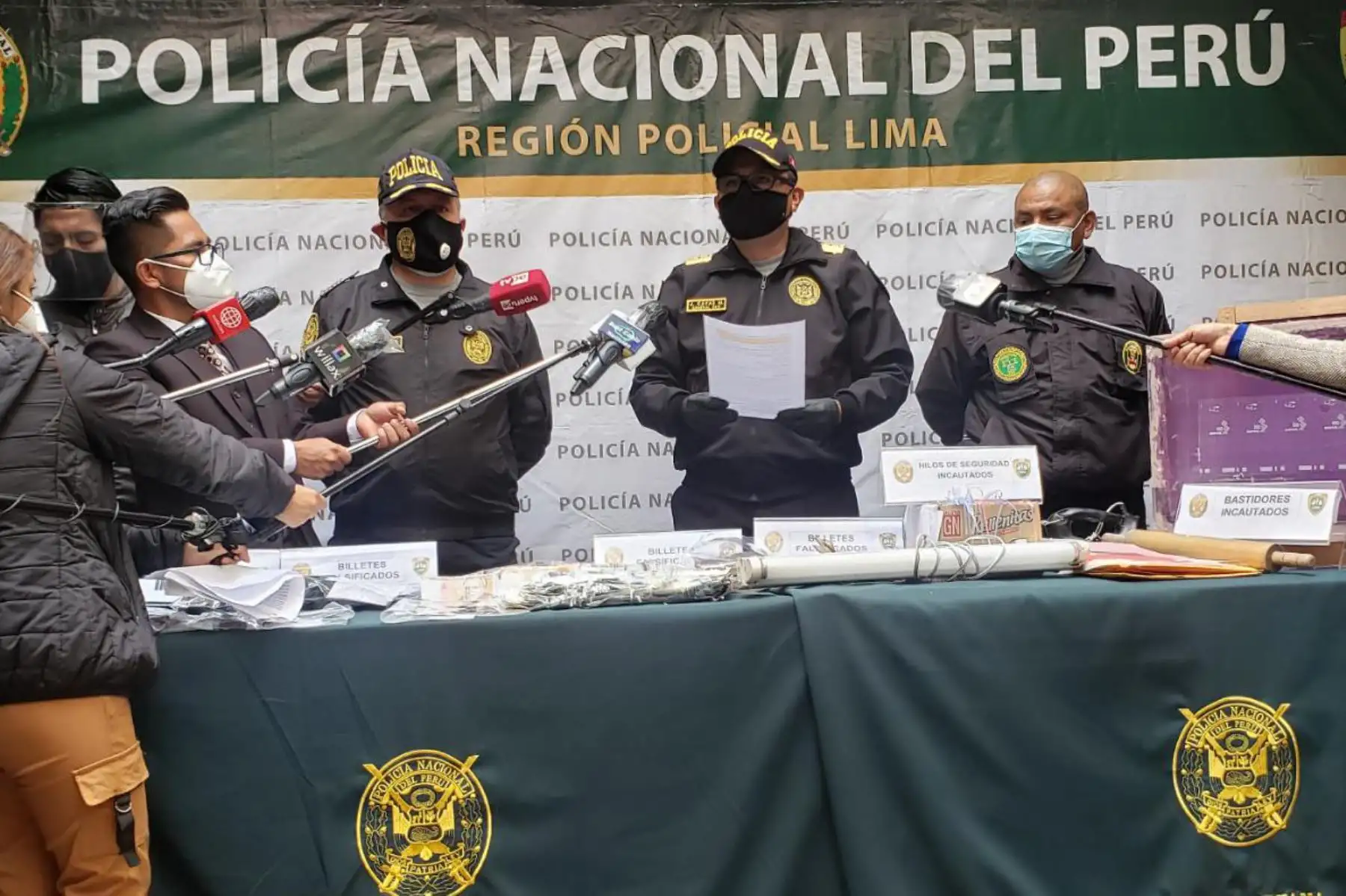 Los S/ 420,000 falsificados encontrados eran de billetes de denominación de 20, 50, 100 y 200, informó la Policía Nacional. Foto:  ANDINA/Policía Nacional